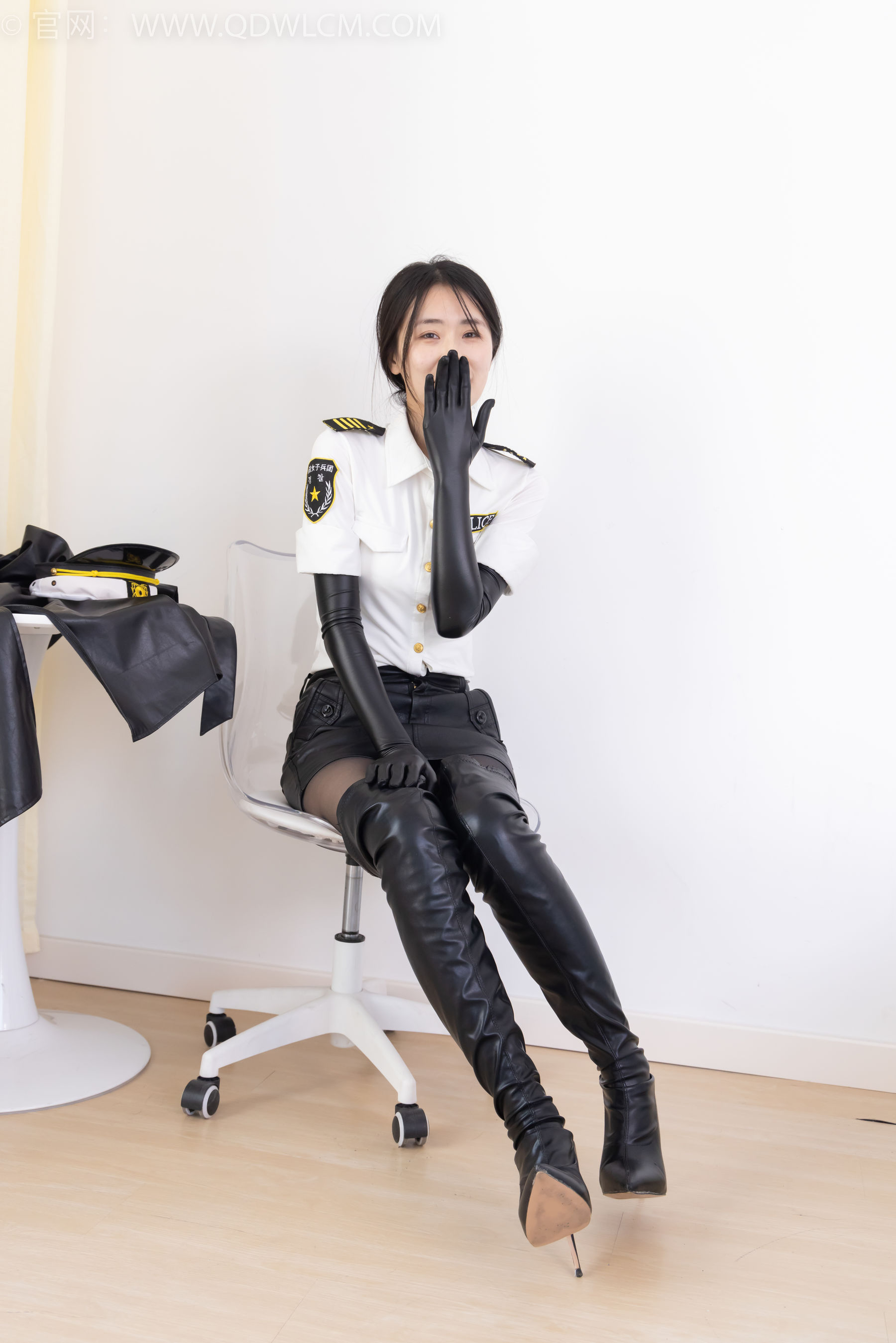 物恋传媒 No.2315 菜菜 - 高跟长靴、薄黑丝/(160P)