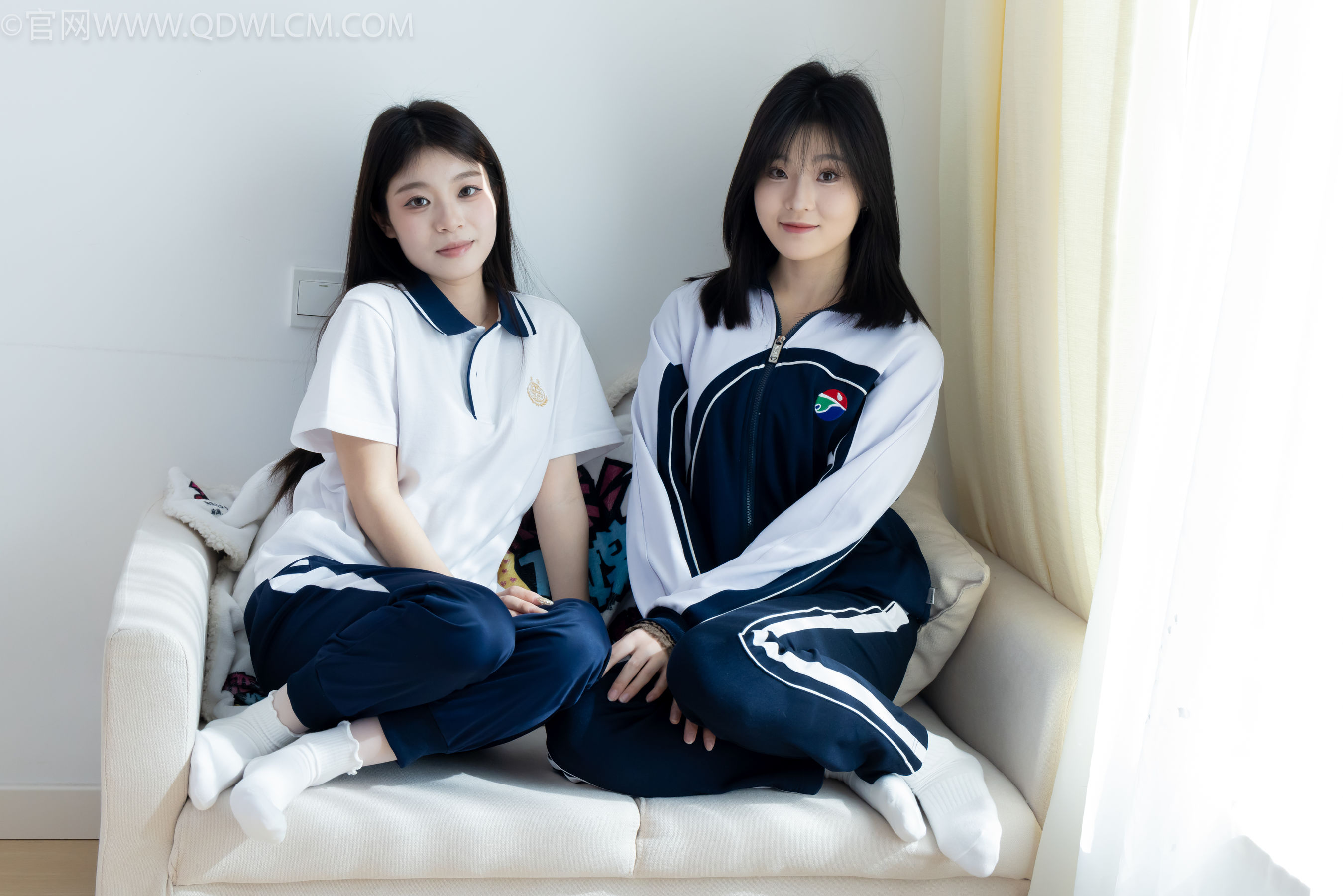 物恋传媒 No.2322 闪闪&青柠 - 帆布鞋、白棉袜、青柠薄肉丝、闪闪薄白丝/(168P)