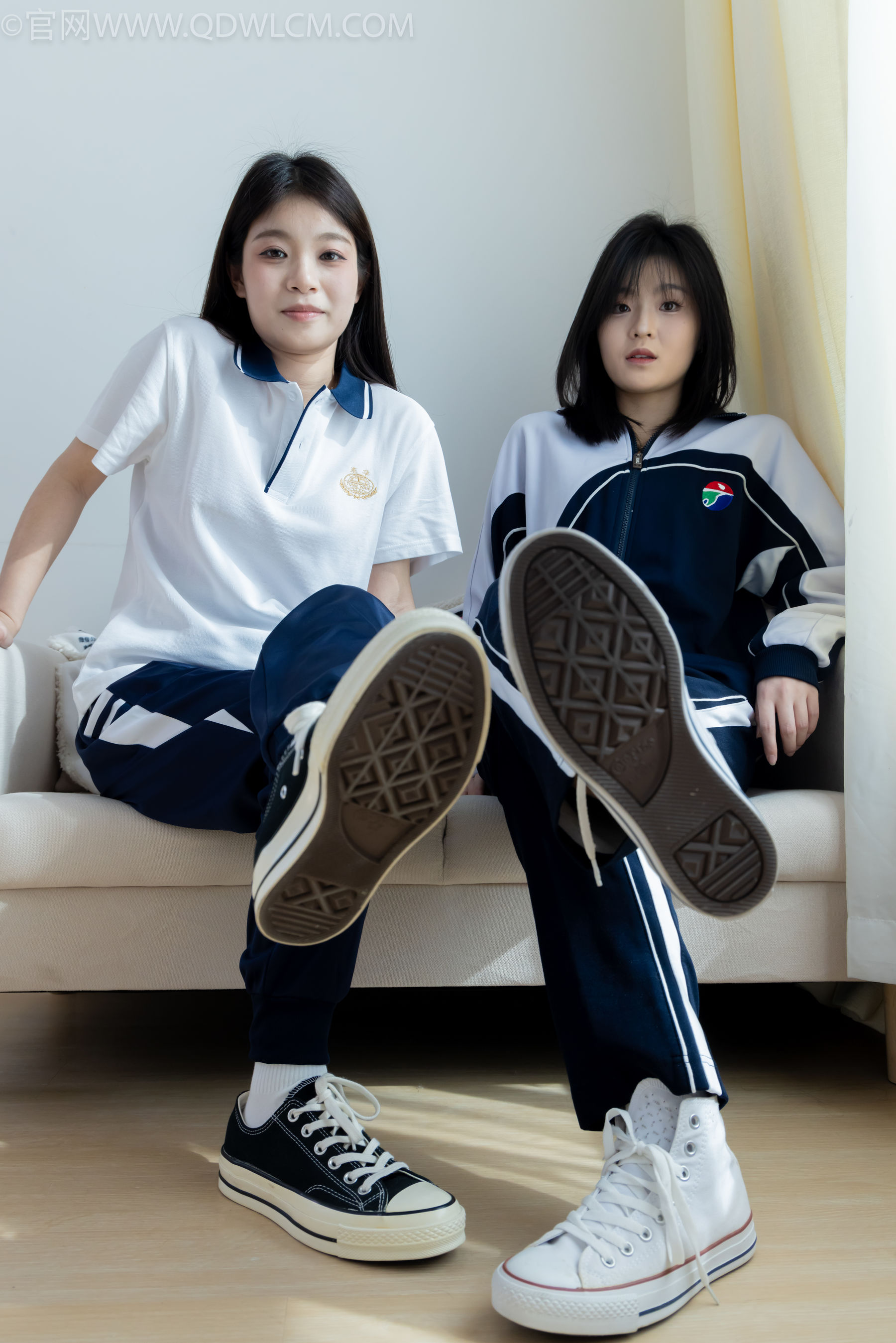 物恋传媒 No.2322 闪闪&青柠 - 帆布鞋、白棉袜、青柠薄肉丝、闪闪薄白丝/(168P)