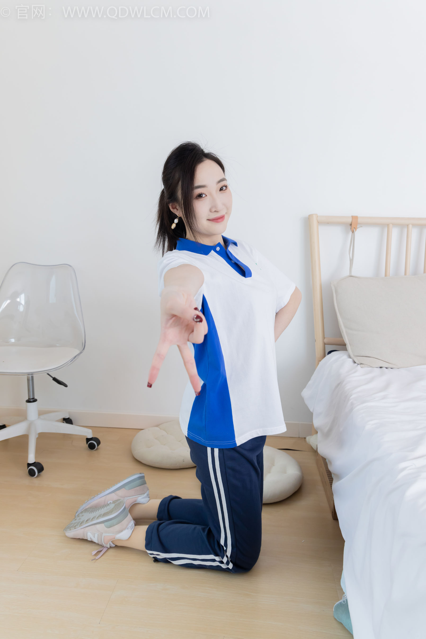 物恋传媒 No.2314 恬恬 - 运动鞋、厚肉丝、校服裤里丝/(160P)