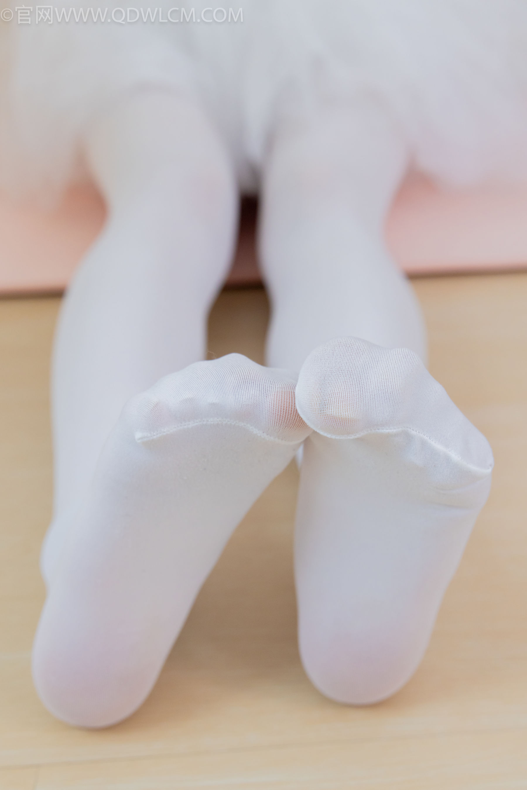 物恋传媒 No.2307 泡泡 - 芭蕾鞋、厚白丝、芭蕾动作、皮筋绑脚剧情/(166P)