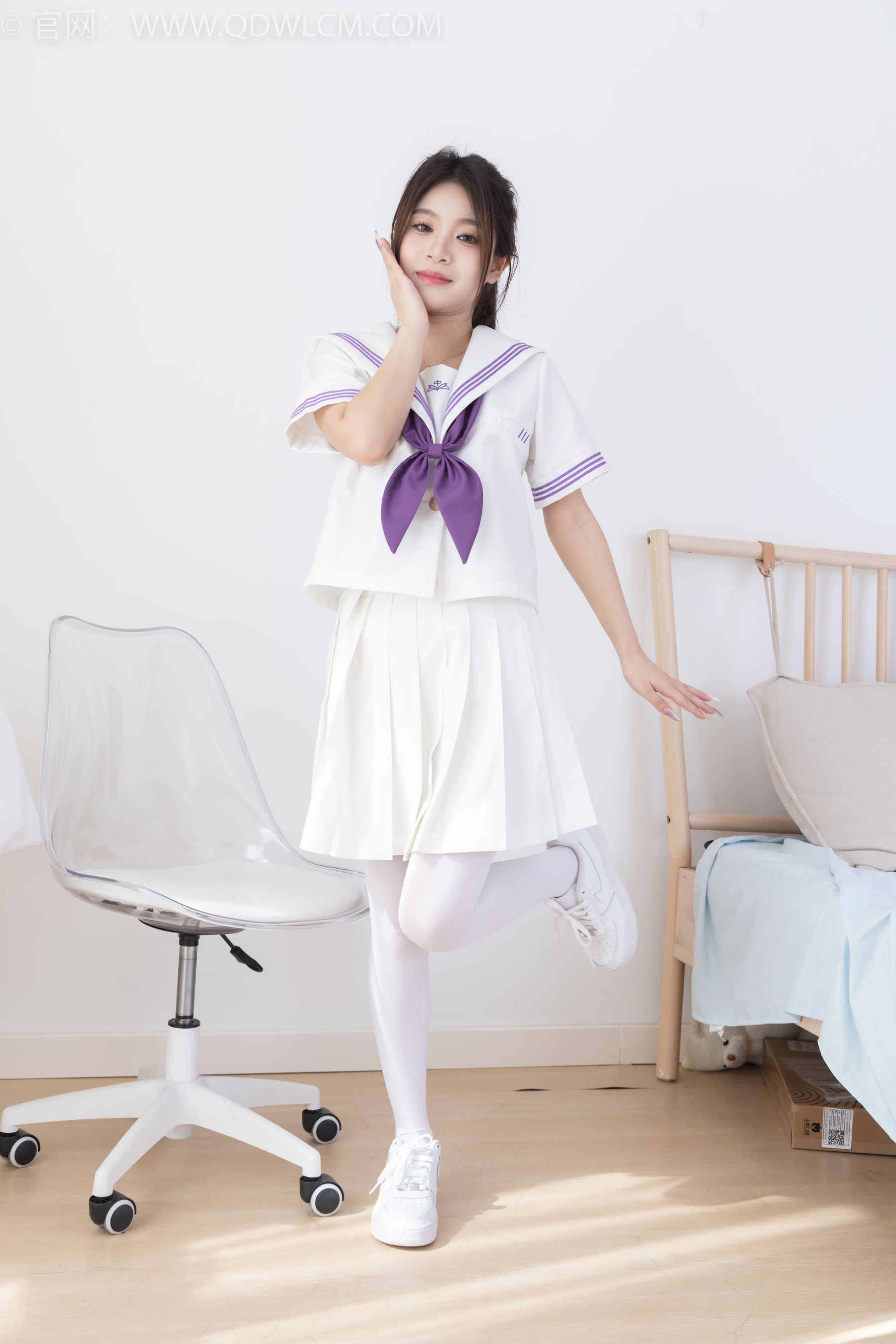 物恋传媒 No.2317 闪闪 - 板鞋、厚白丝、jk制服/(160P)