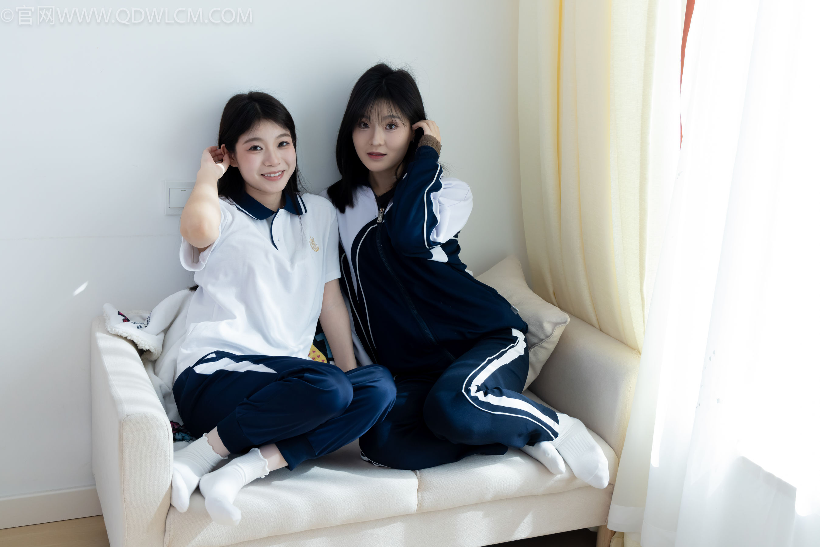 物恋传媒 No.2322 闪闪&青柠 - 帆布鞋、白棉袜、青柠薄肉丝、闪闪薄白丝/(168P)