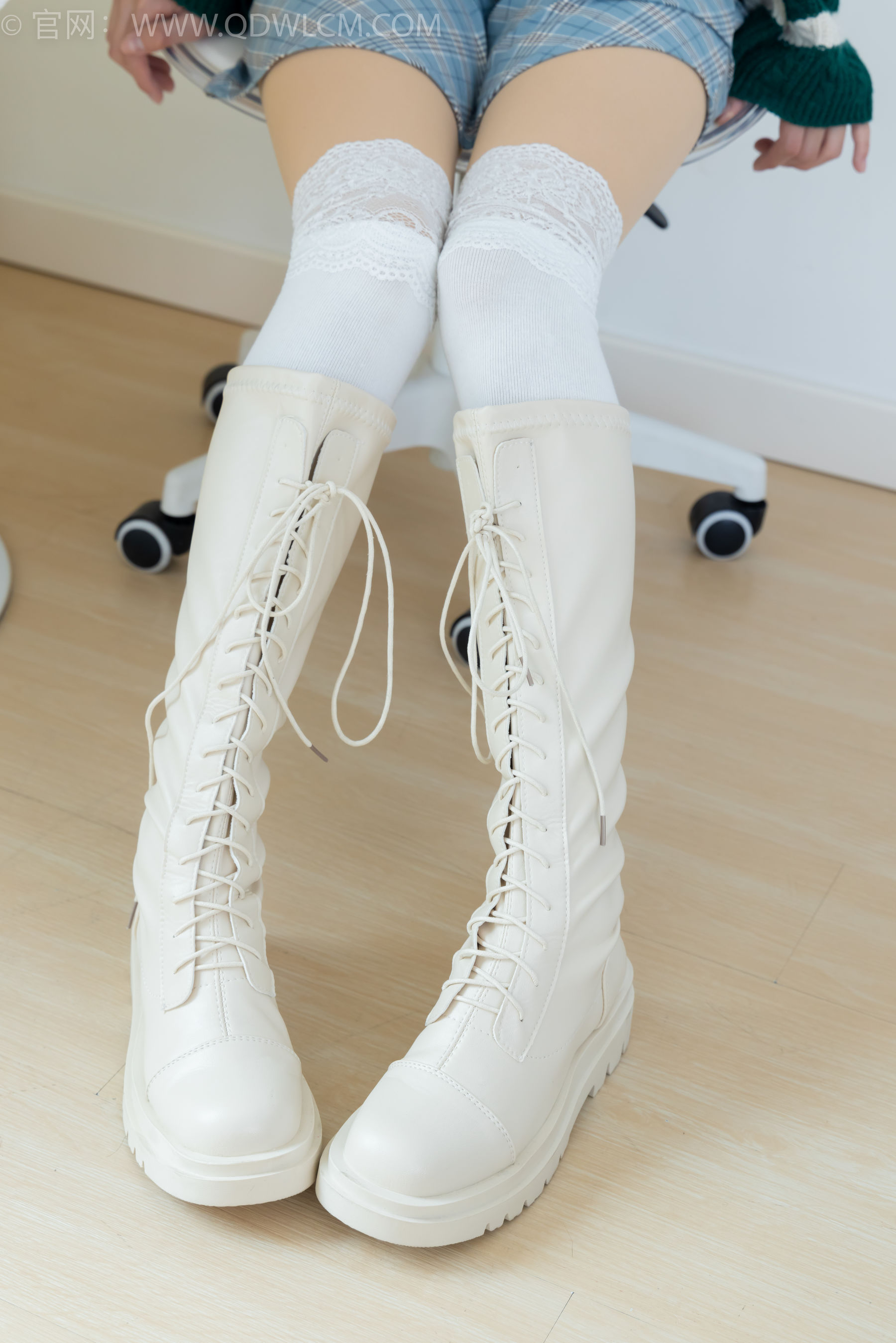 物恋传媒 No.2312 茯苓 - 长靴、过膝白棉袜、厚肉丝/(160P)