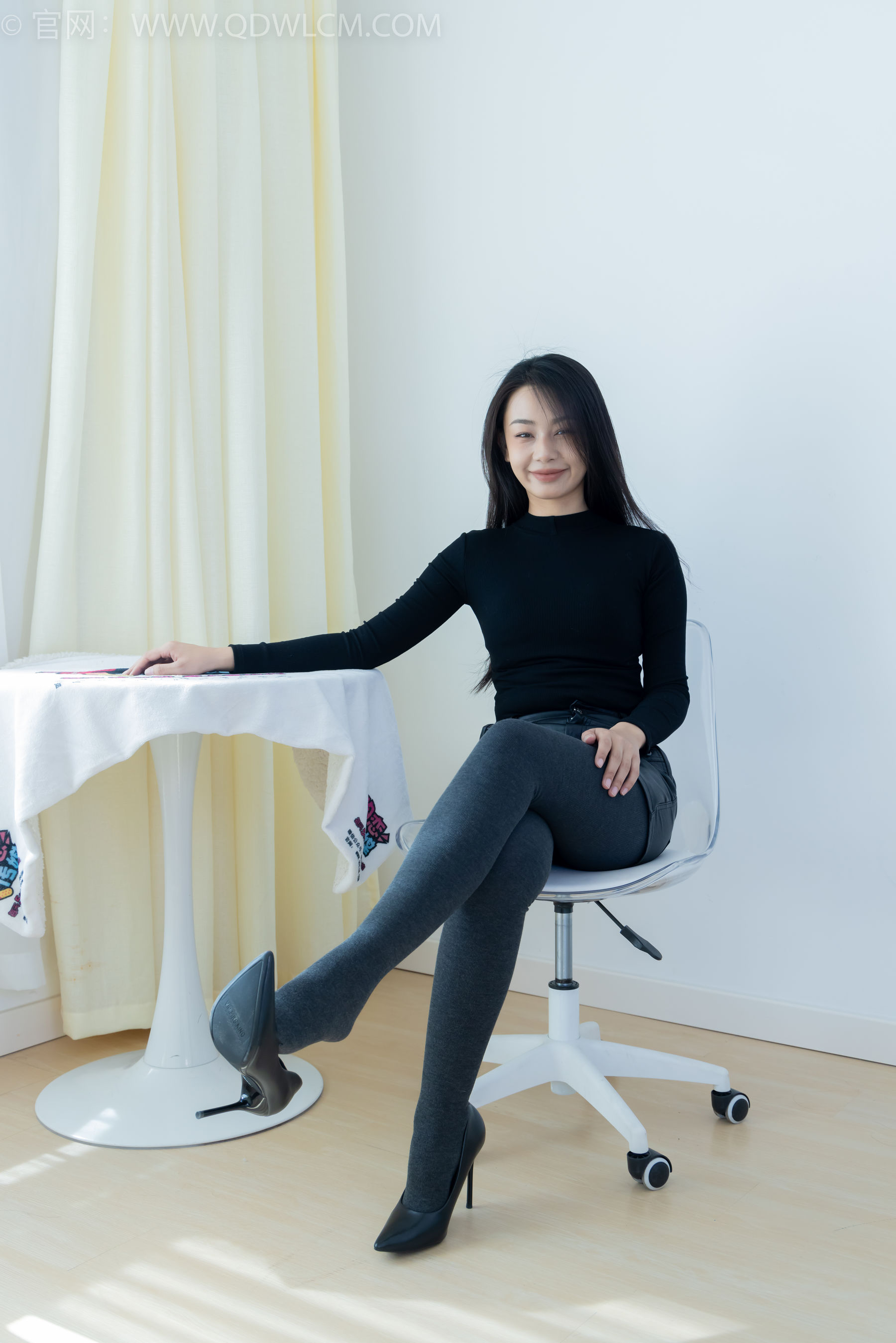 物恋传媒 No.2313 岚岚 - 高跟鞋、厚灰丝/(180P)