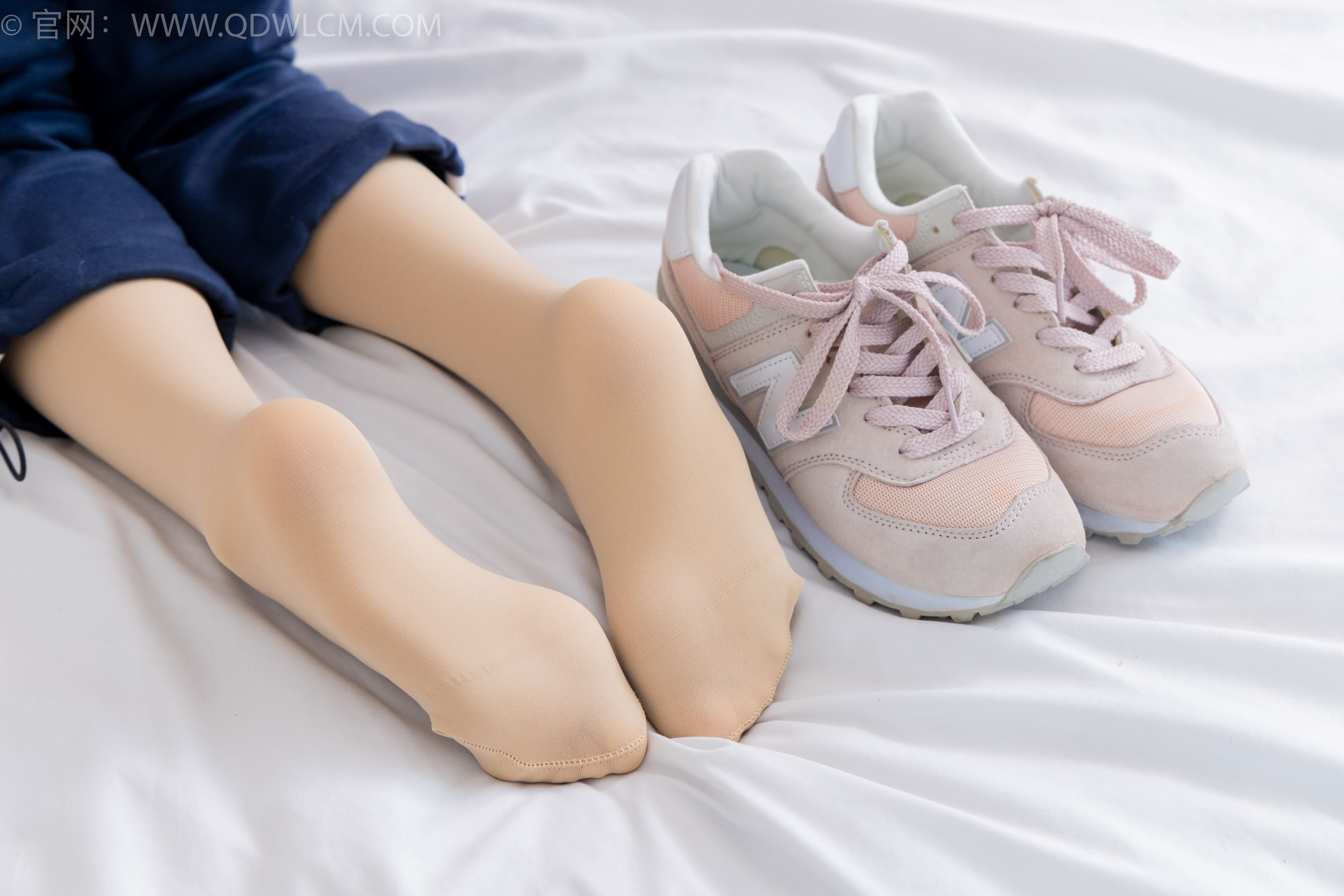 物恋传媒 No.2314 恬恬 - 运动鞋、厚肉丝、校服裤里丝/(160P)