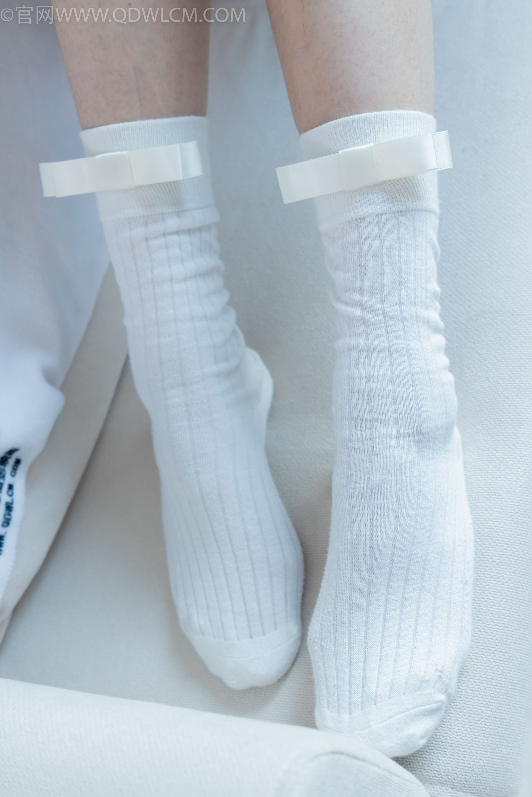 物恋传媒 No.2319 小左 - 帆布鞋、白棉袜、裸足/(155P)