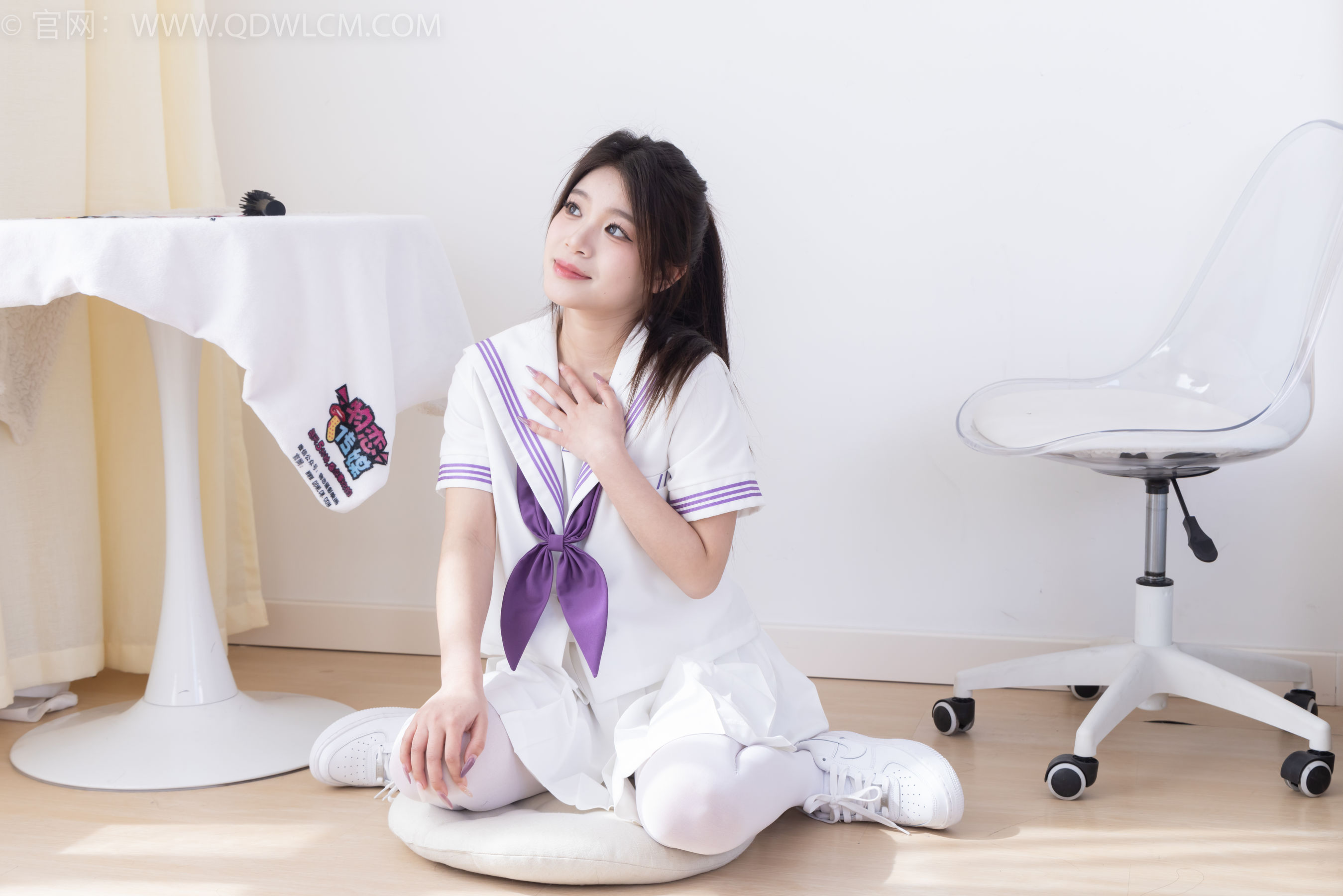 物恋传媒 No.2317 闪闪 - 板鞋、厚白丝、jk制服/(160P)