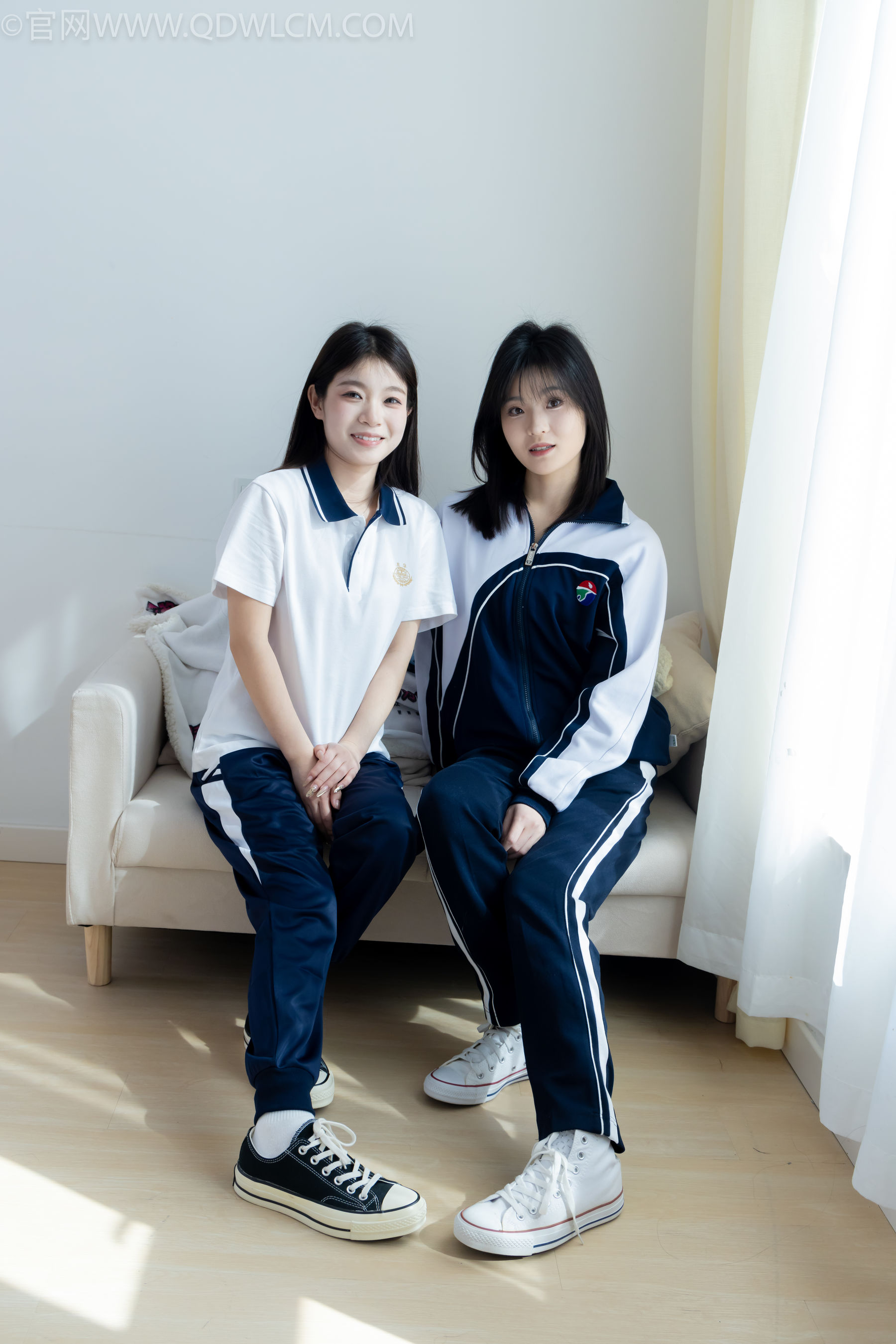 物恋传媒 No.2322 闪闪&青柠 - 帆布鞋、白棉袜、青柠薄肉丝、闪闪薄白丝/(168P)