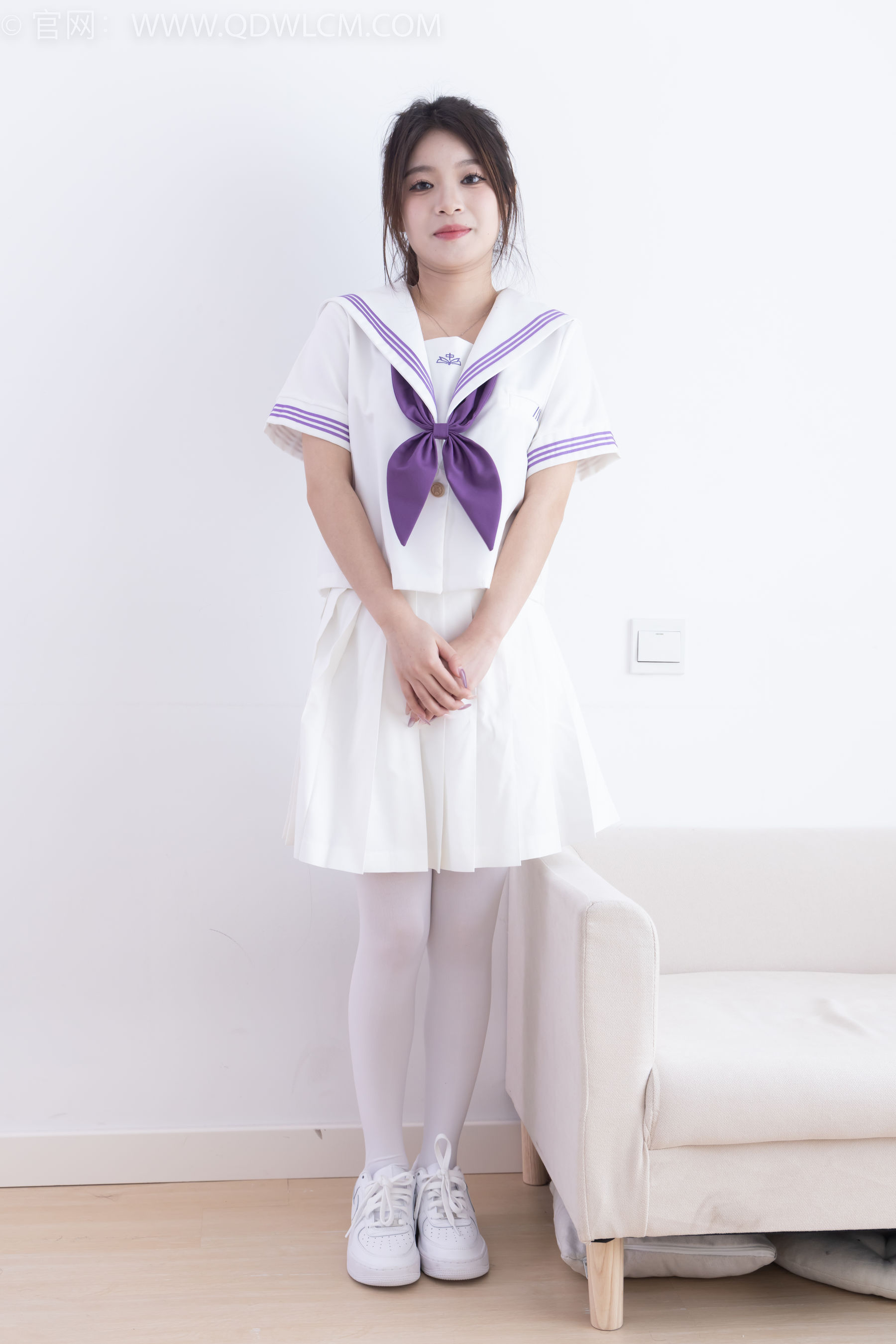 物恋传媒 No.2317 闪闪 - 板鞋、厚白丝、jk制服/(160P)