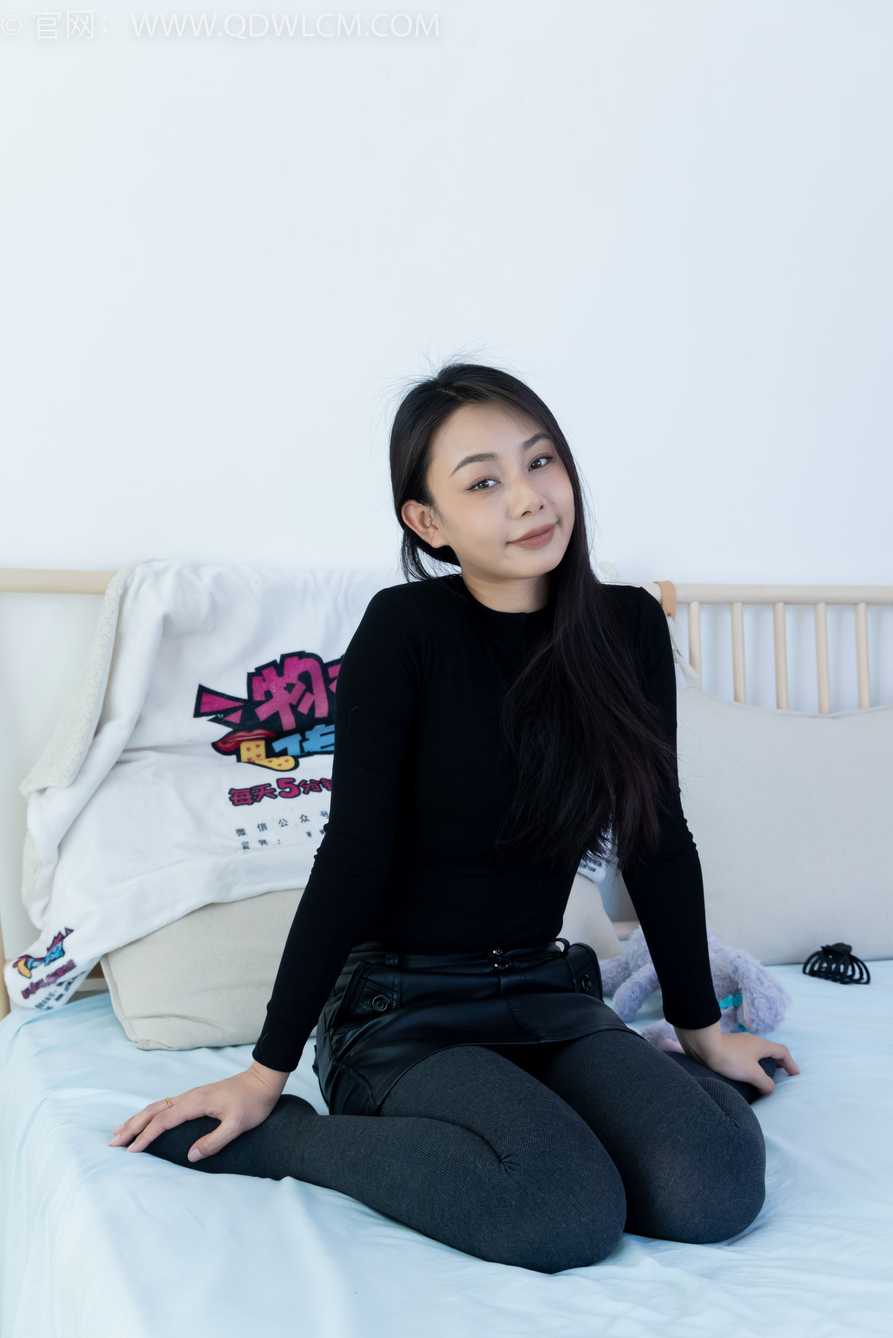 物恋传媒 No.2313 岚岚 - 高跟鞋、厚灰丝/(180P)