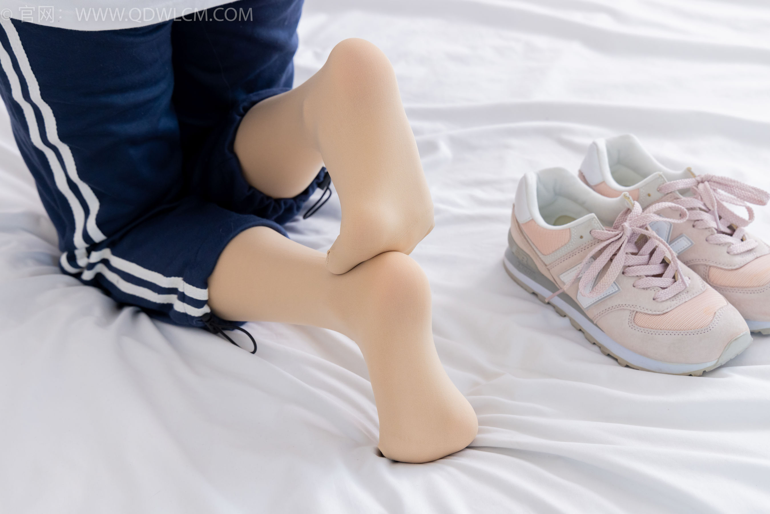 物恋传媒 No.2314 恬恬 - 运动鞋、厚肉丝、校服裤里丝/(160P)