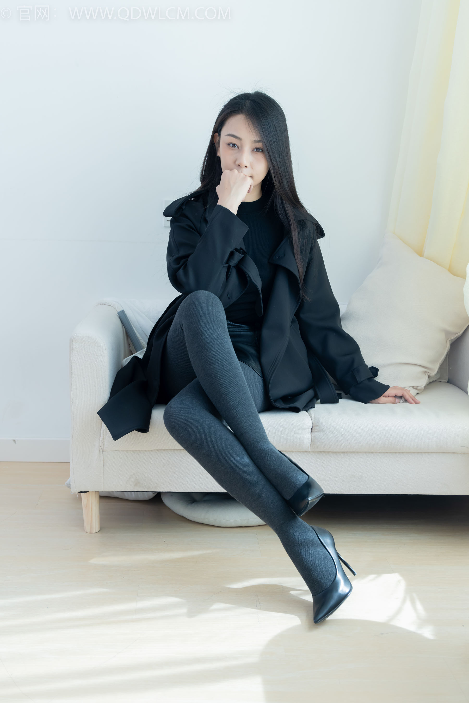 物恋传媒 No.2313 岚岚 - 高跟鞋、厚灰丝/(180P)