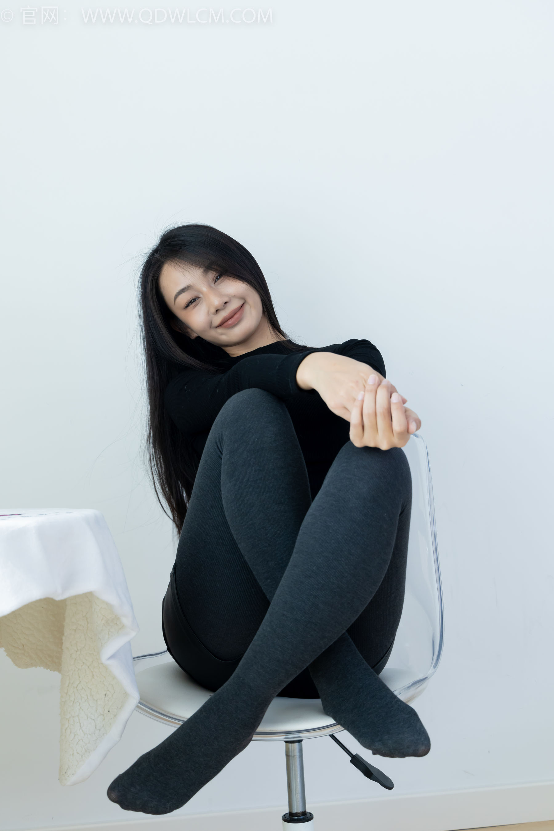 物恋传媒 No.2313 岚岚 - 高跟鞋、厚灰丝/(180P)