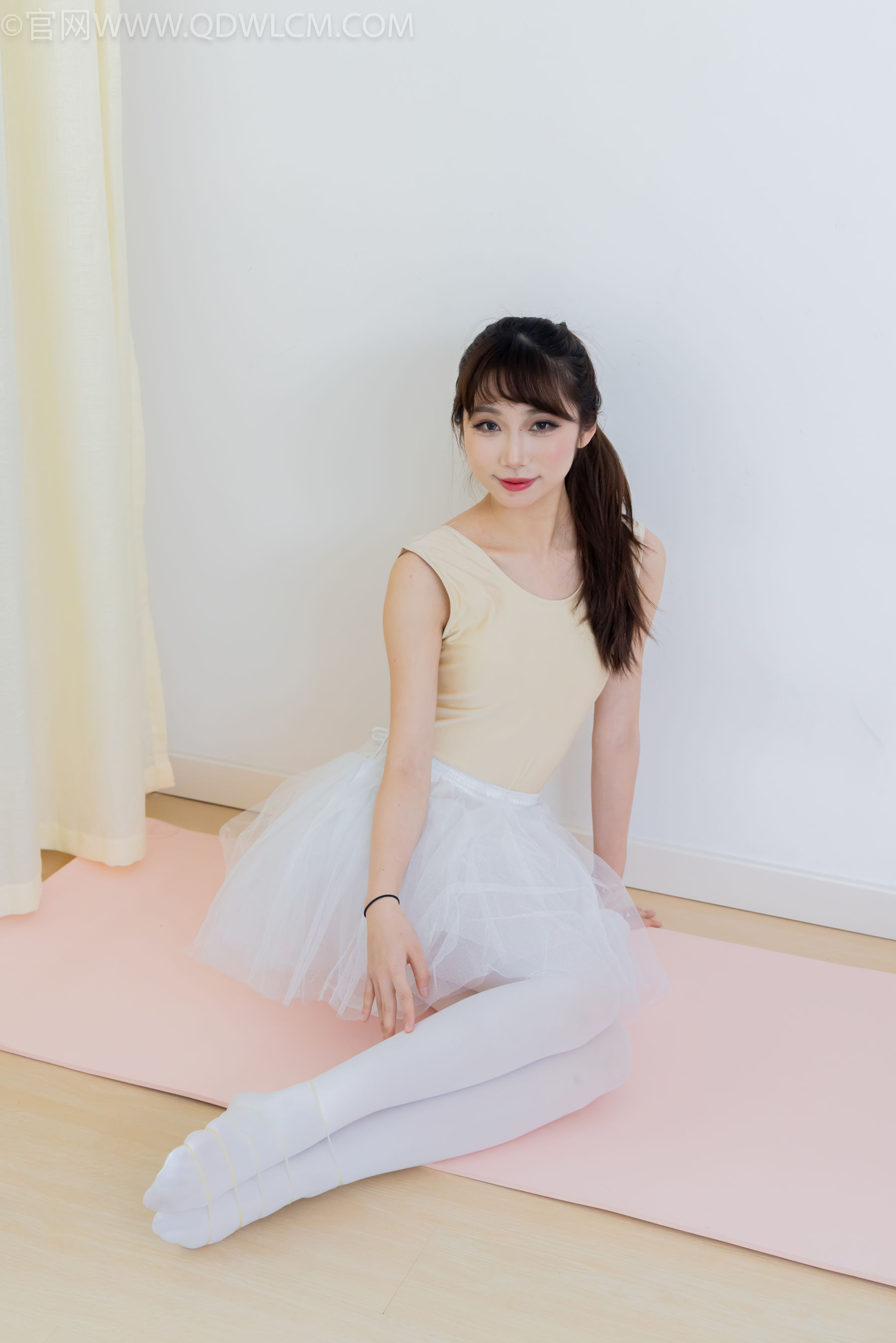 物恋传媒 No.2307 泡泡 - 芭蕾鞋、厚白丝、芭蕾动作、皮筋绑脚剧情/(166P)