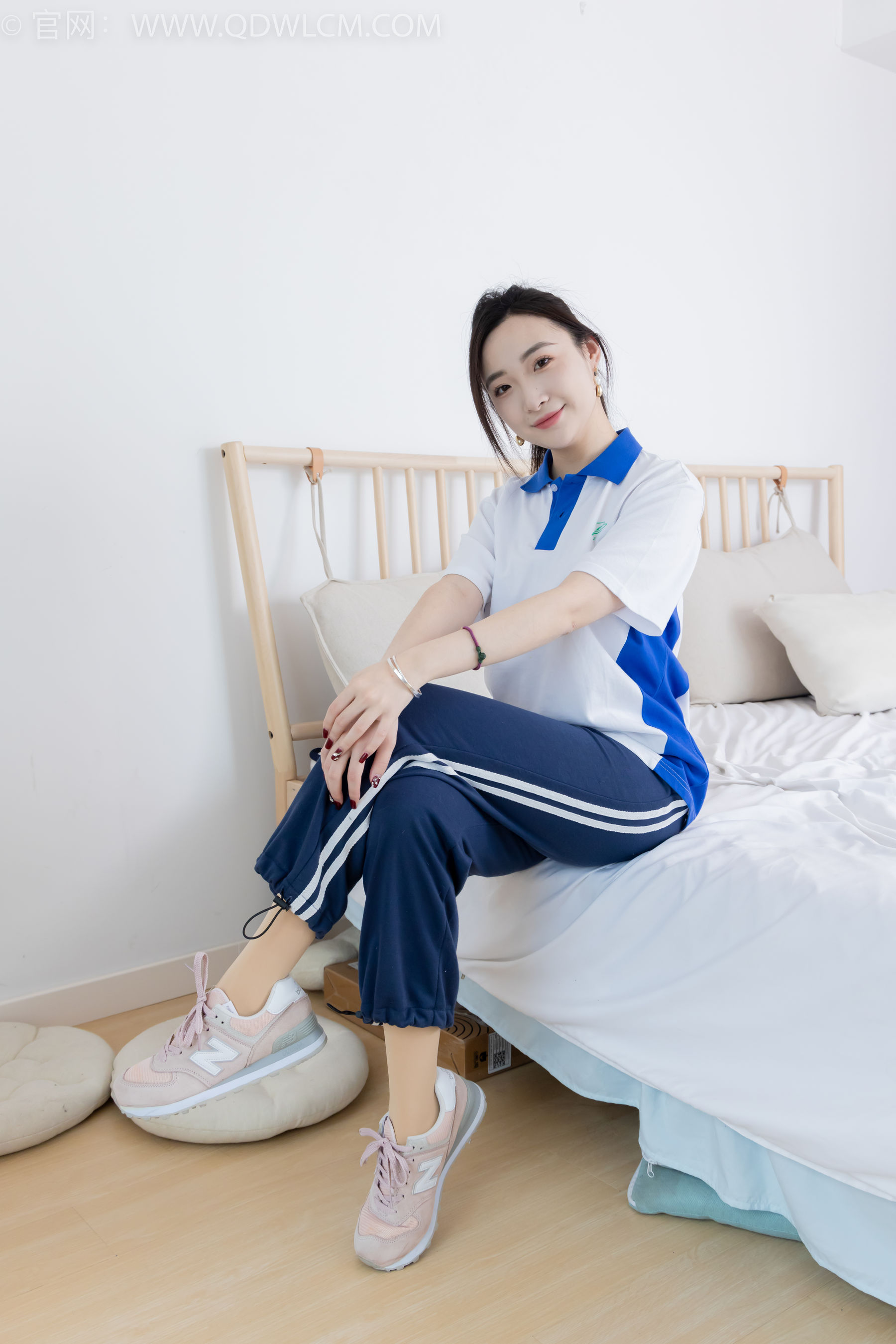 物恋传媒 No.2314 恬恬 - 运动鞋、厚肉丝、校服裤里丝/(160P)