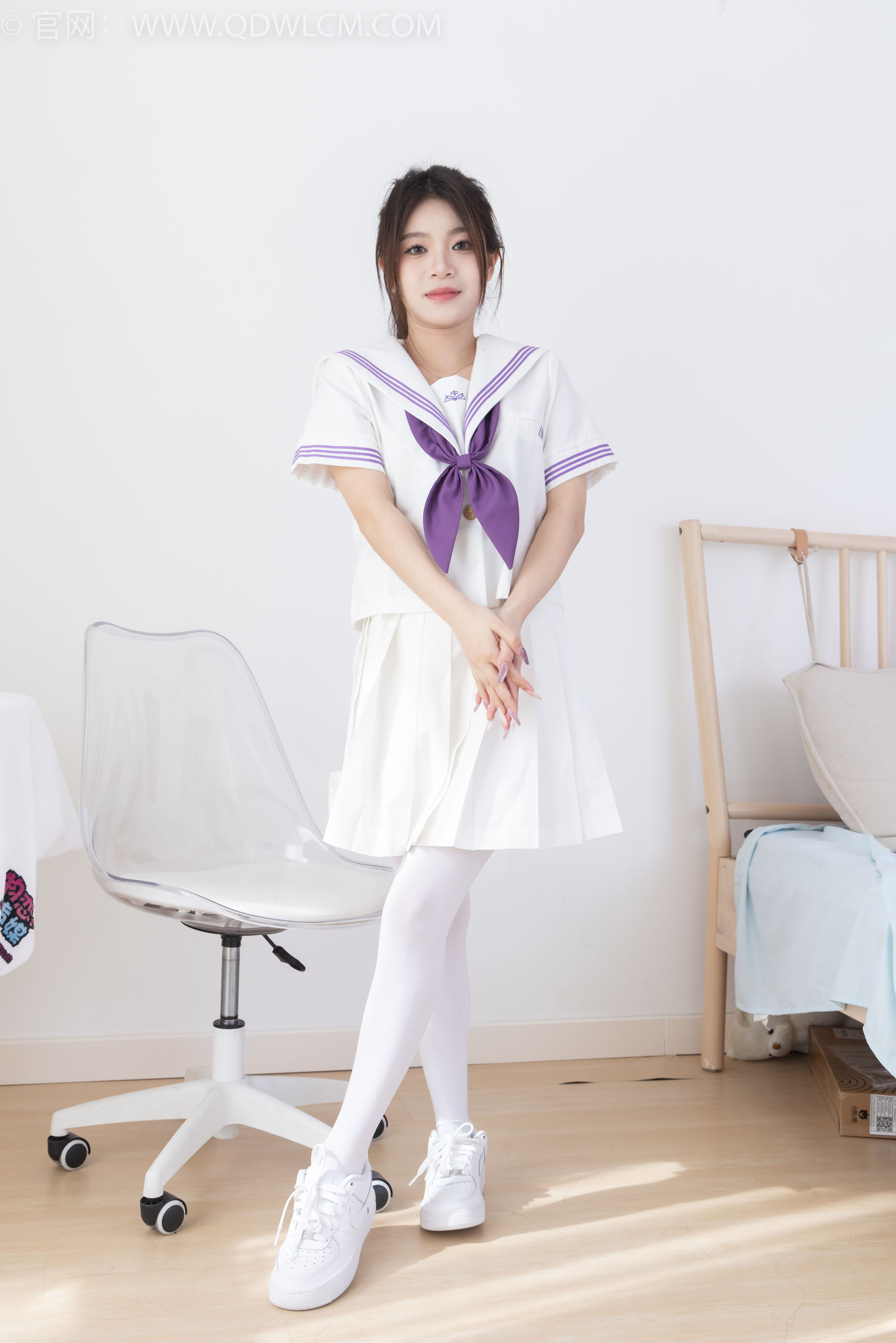 物恋传媒 No.2317 闪闪 - 板鞋、厚白丝、jk制服/(160P)