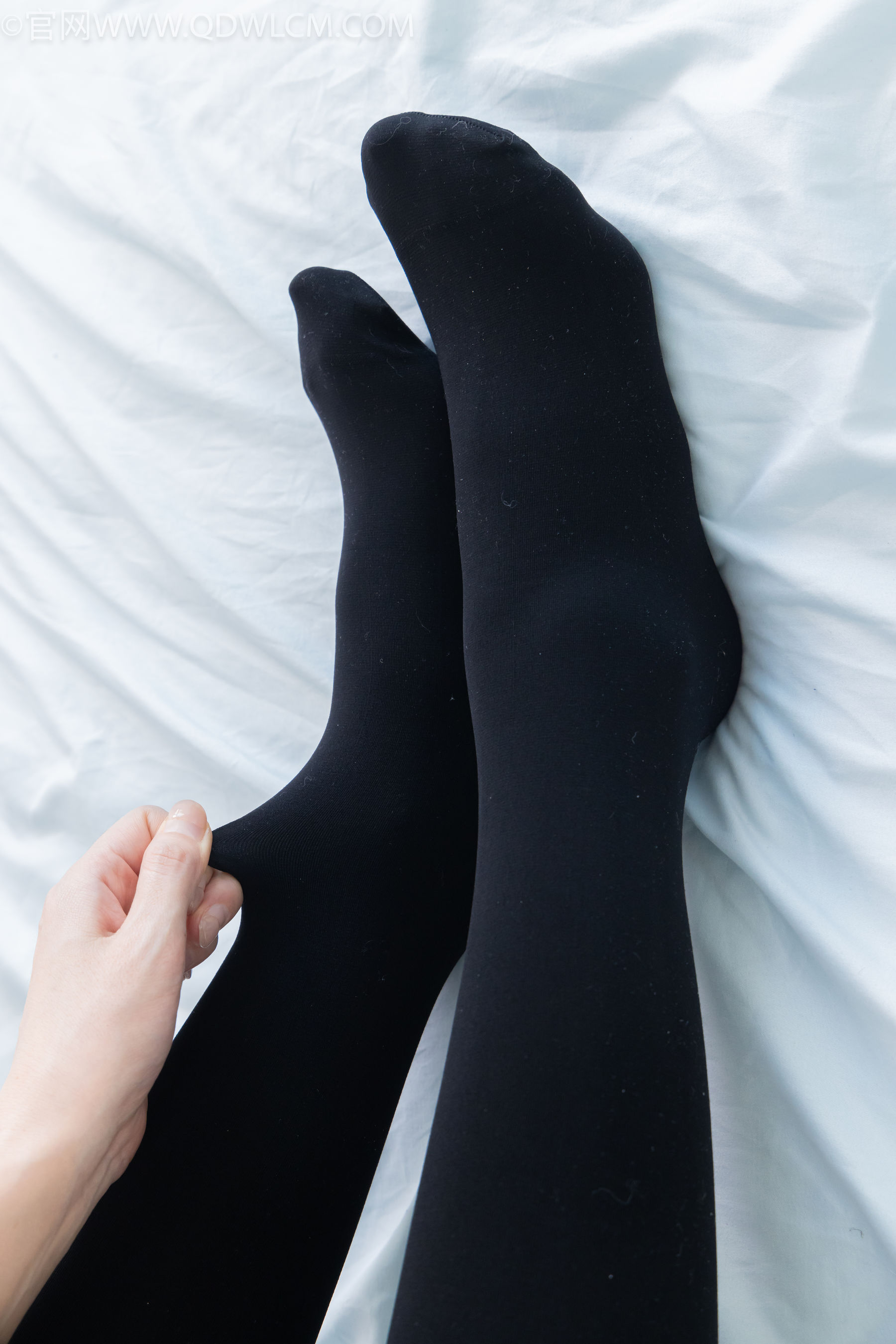 物恋传媒 No.2318 菜菜 - OL制服、高跟鞋、三双厚黑丝叠穿、袜腰展示/(177P)