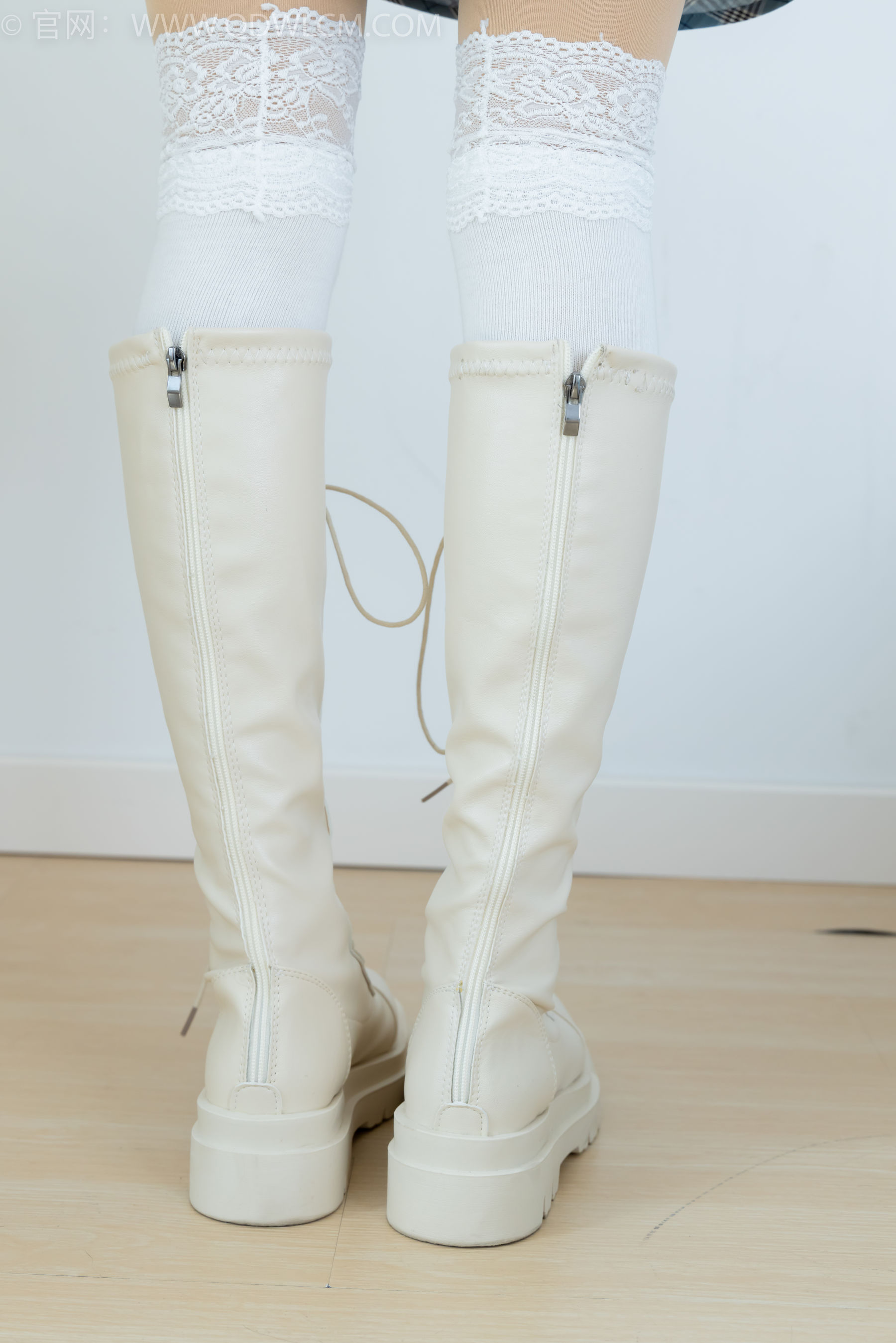 物恋传媒 No.2312 茯苓 - 长靴、过膝白棉袜、厚肉丝/(160P)