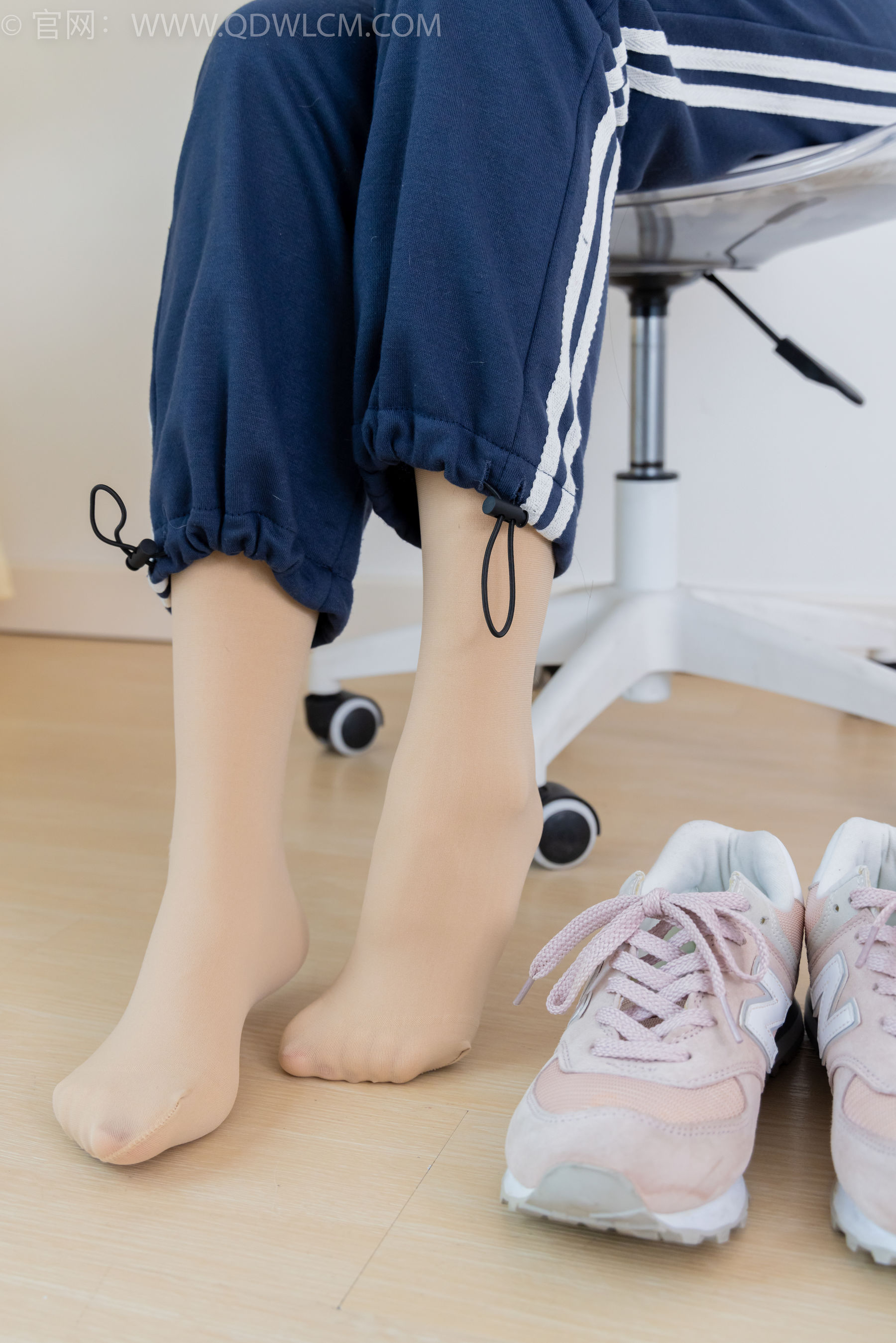 物恋传媒 No.2314 恬恬 - 运动鞋、厚肉丝、校服裤里丝/(160P)