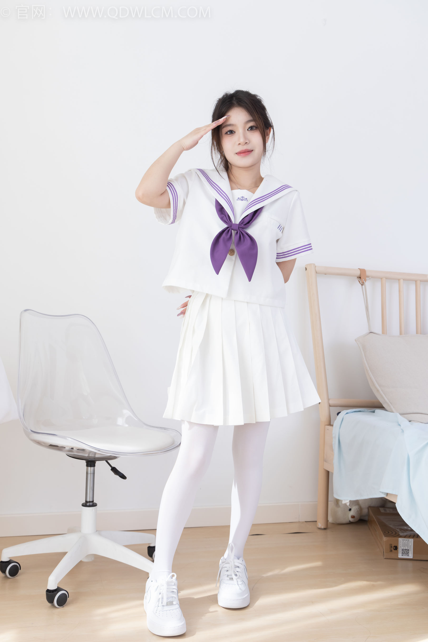 物恋传媒 No.2317 闪闪 - 板鞋、厚白丝、jk制服/(160P)