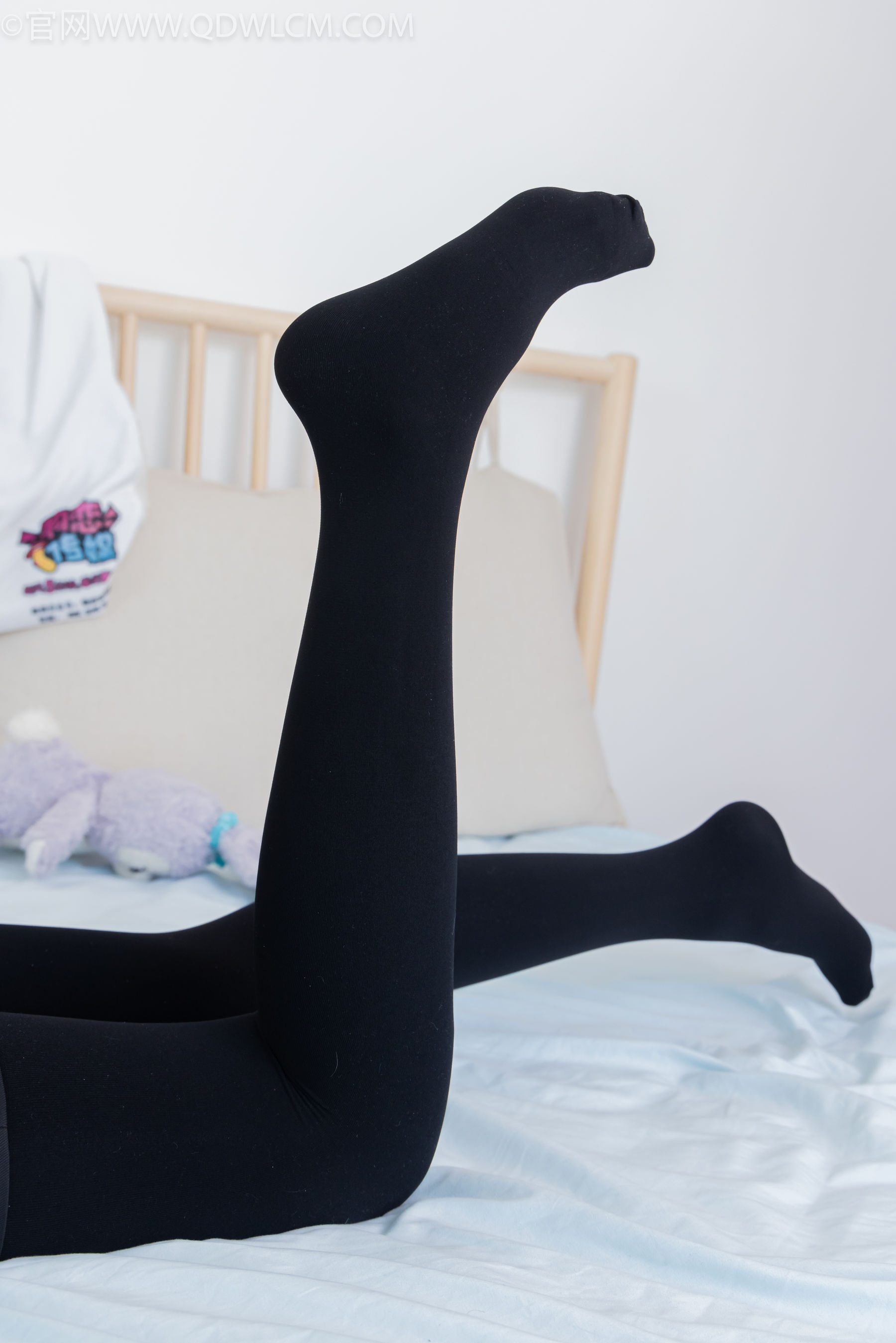 物恋传媒 No.2318 菜菜 - OL制服、高跟鞋、三双厚黑丝叠穿、袜腰展示/(177P)