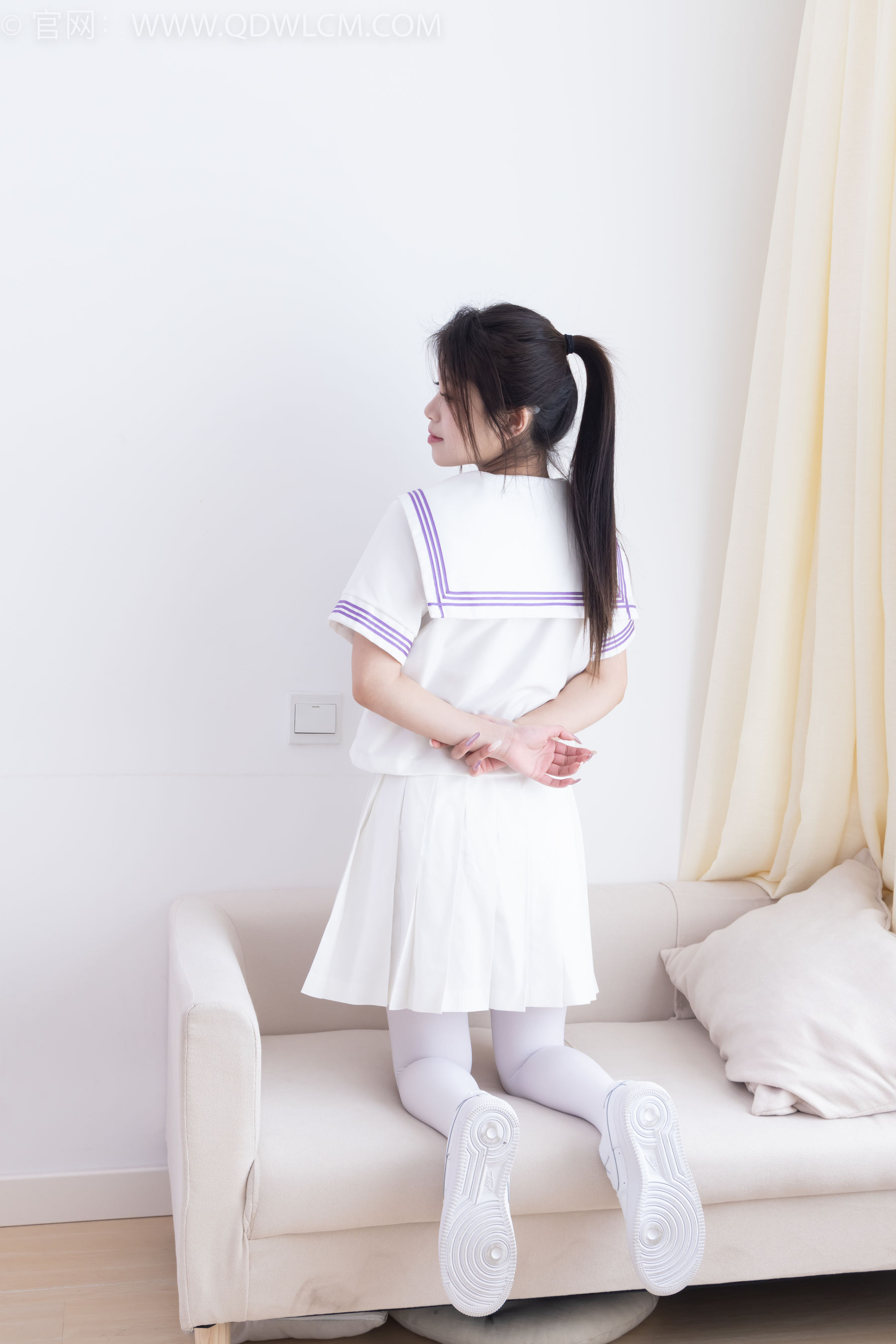 物恋传媒 No.2317 闪闪 - 板鞋、厚白丝、jk制服/(160P)