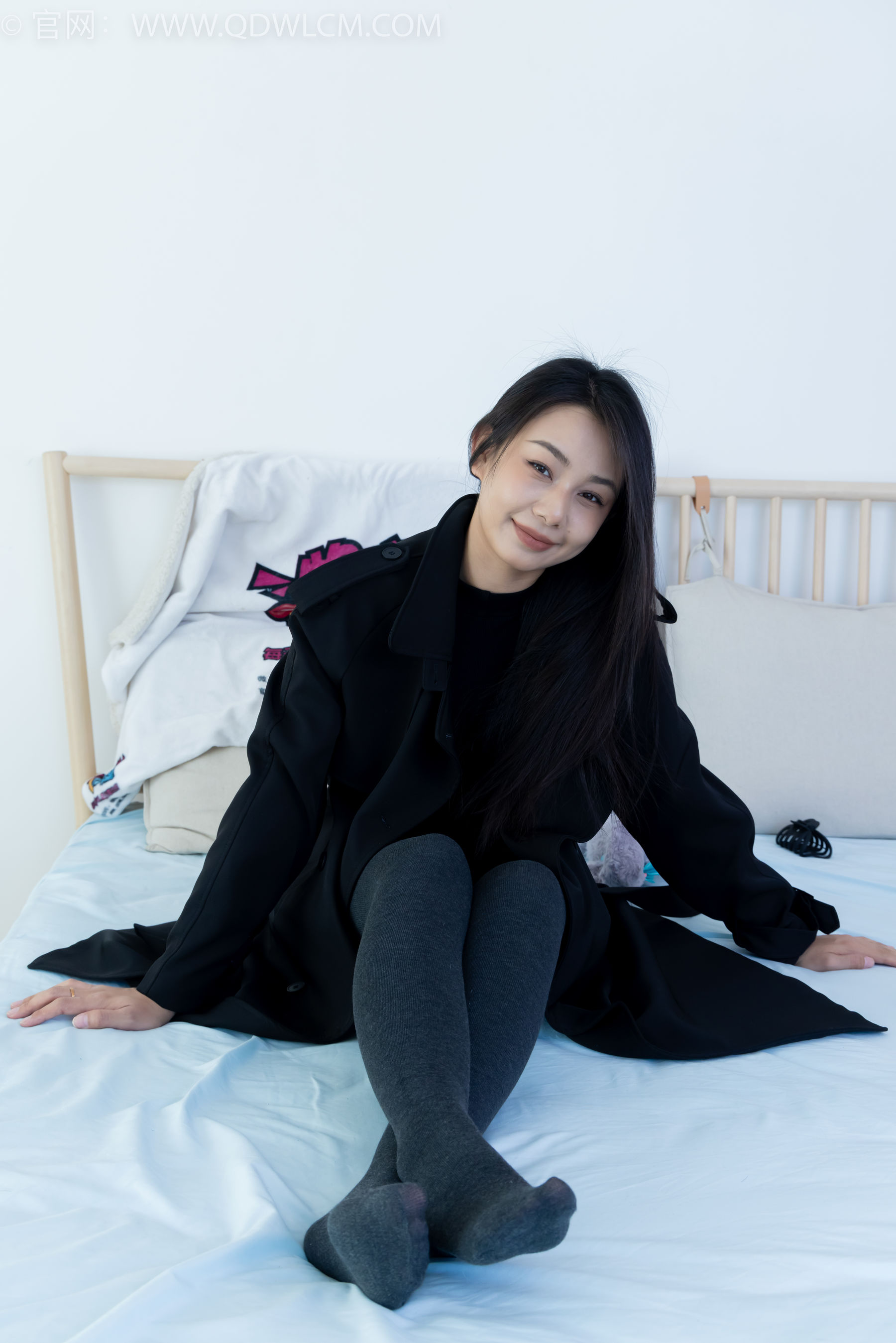 物恋传媒 No.2313 岚岚 - 高跟鞋、厚灰丝/(180P)