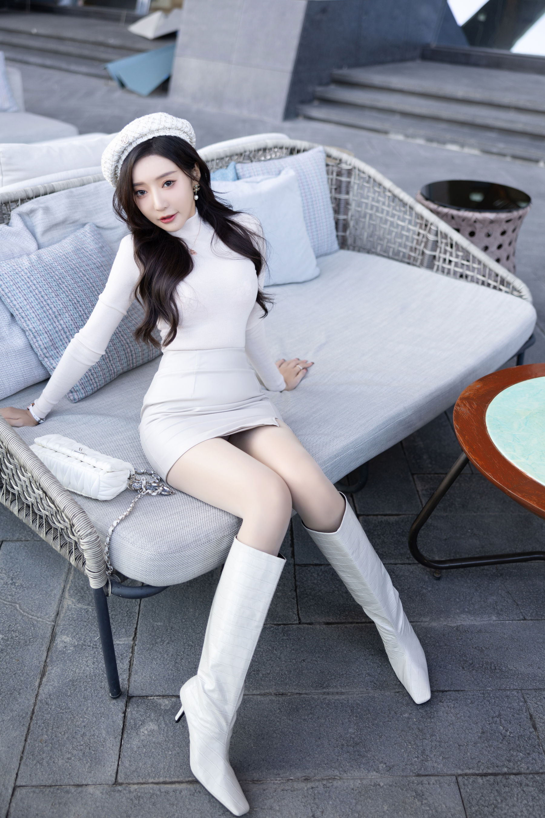 王馨瑶 - 毛衣皮裙/(112P)