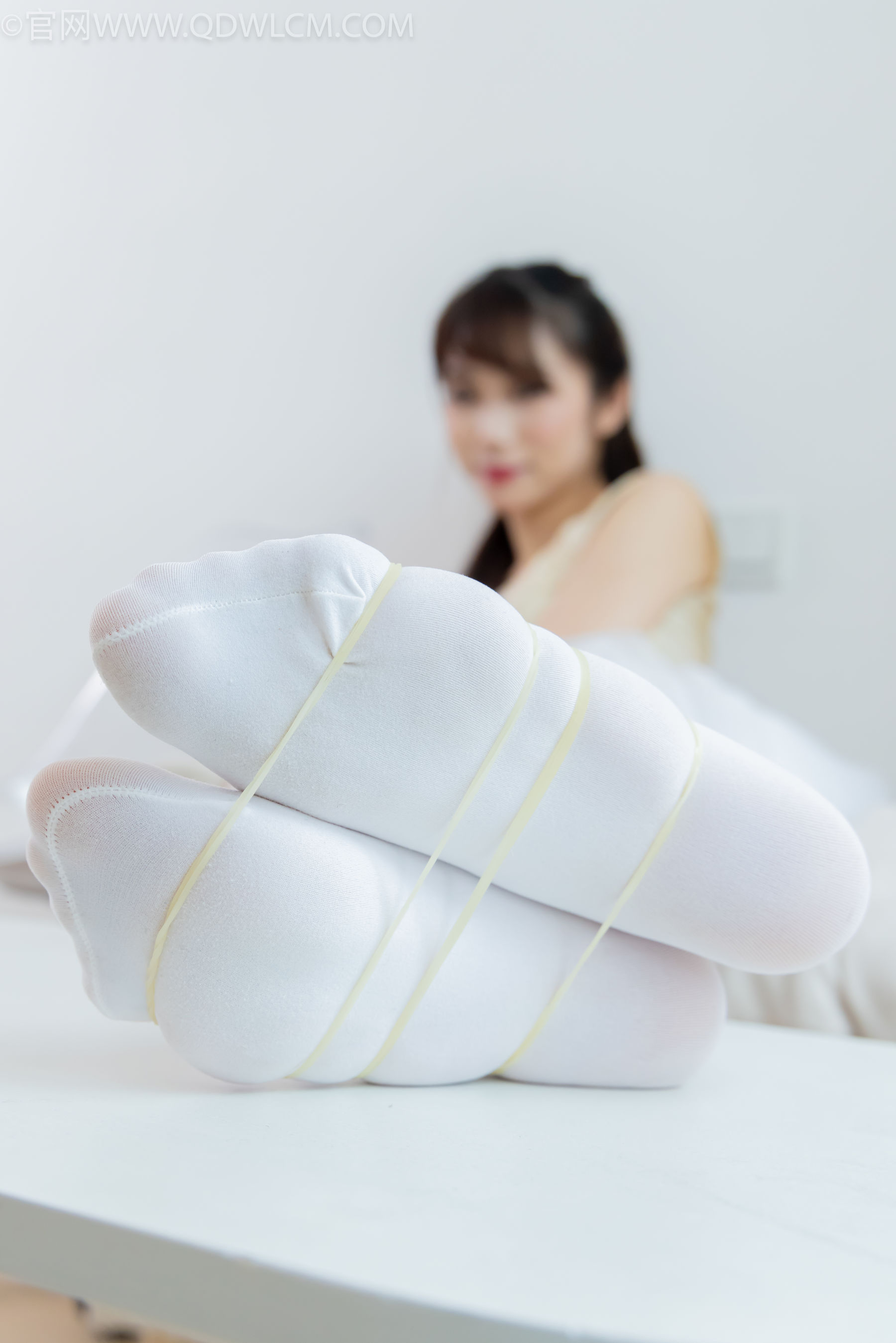 物恋传媒 No.2307 泡泡 - 芭蕾鞋、厚白丝、芭蕾动作、皮筋绑脚剧情/(166P)