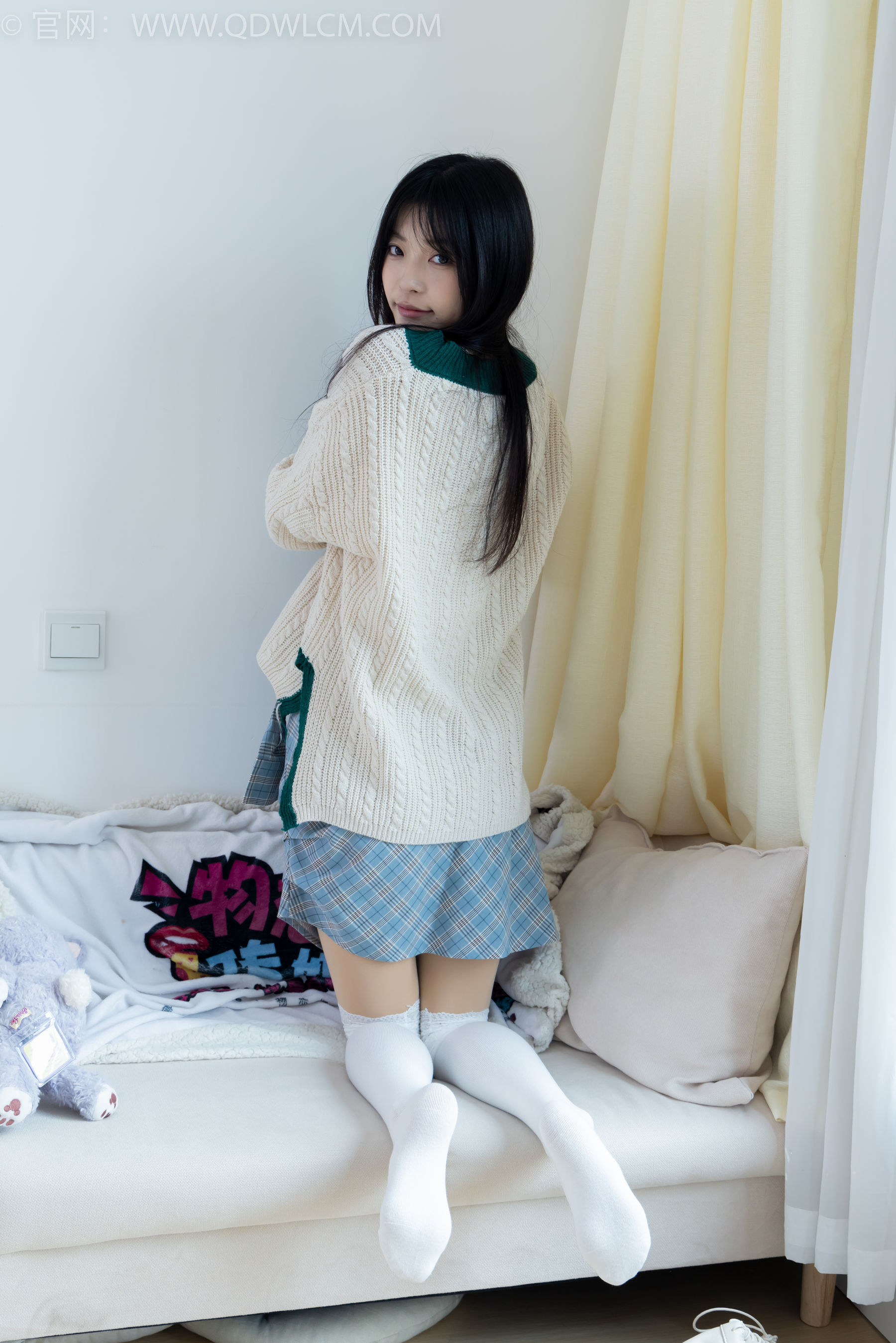 物恋传媒 No.2312 茯苓 - 长靴、过膝白棉袜、厚肉丝/(160P)