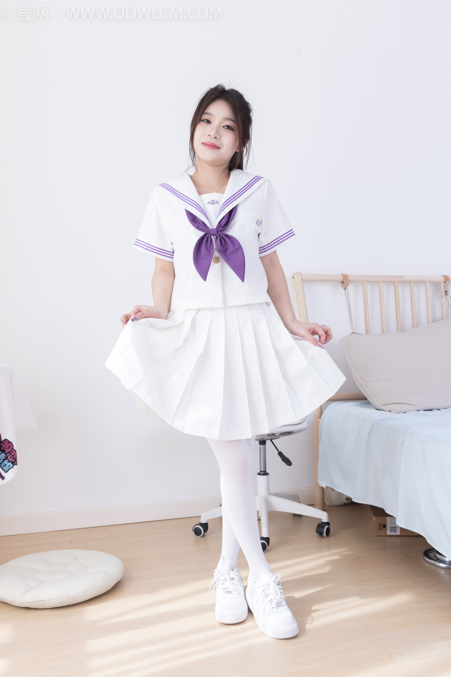 物恋传媒 No.2317 闪闪 - 板鞋、厚白丝、jk制服/(160P)