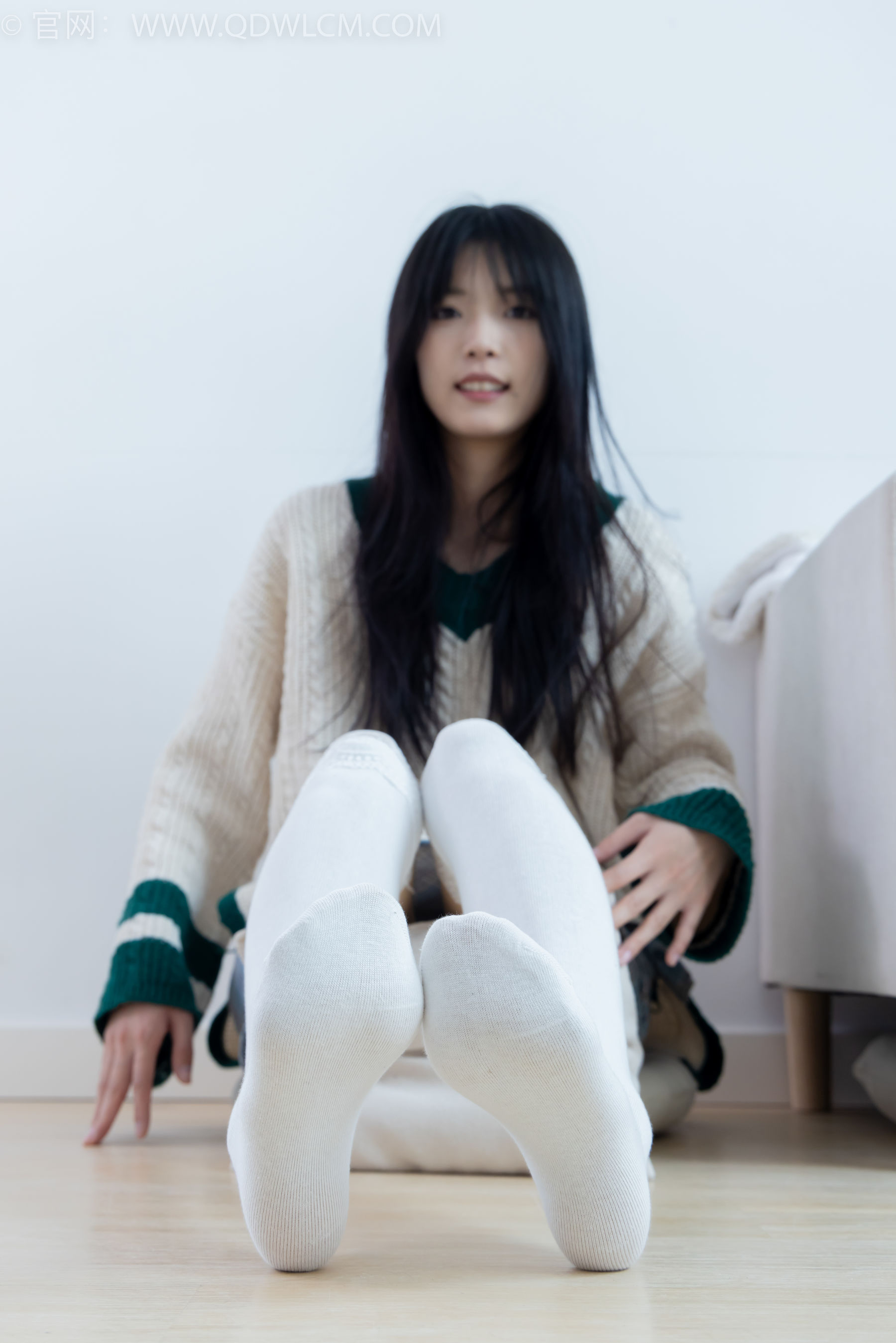 物恋传媒 No.2312 茯苓 - 长靴、过膝白棉袜、厚肉丝/(160P)