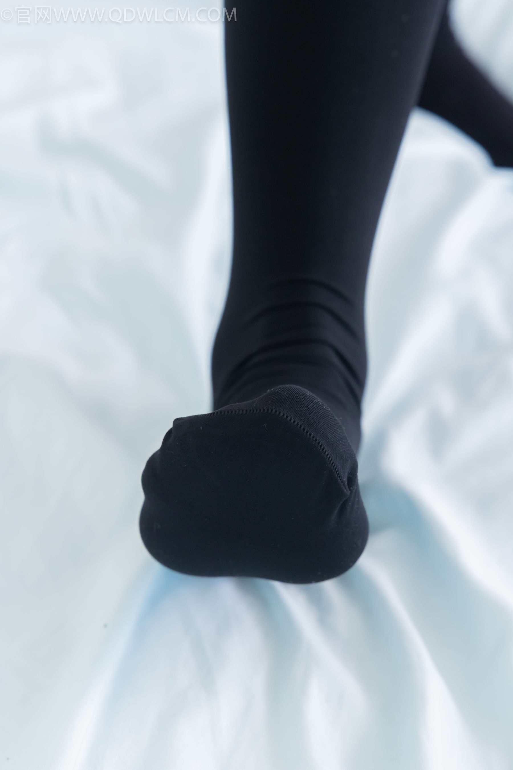 物恋传媒 No.2318 菜菜 - OL制服、高跟鞋、三双厚黑丝叠穿、袜腰展示/(177P)