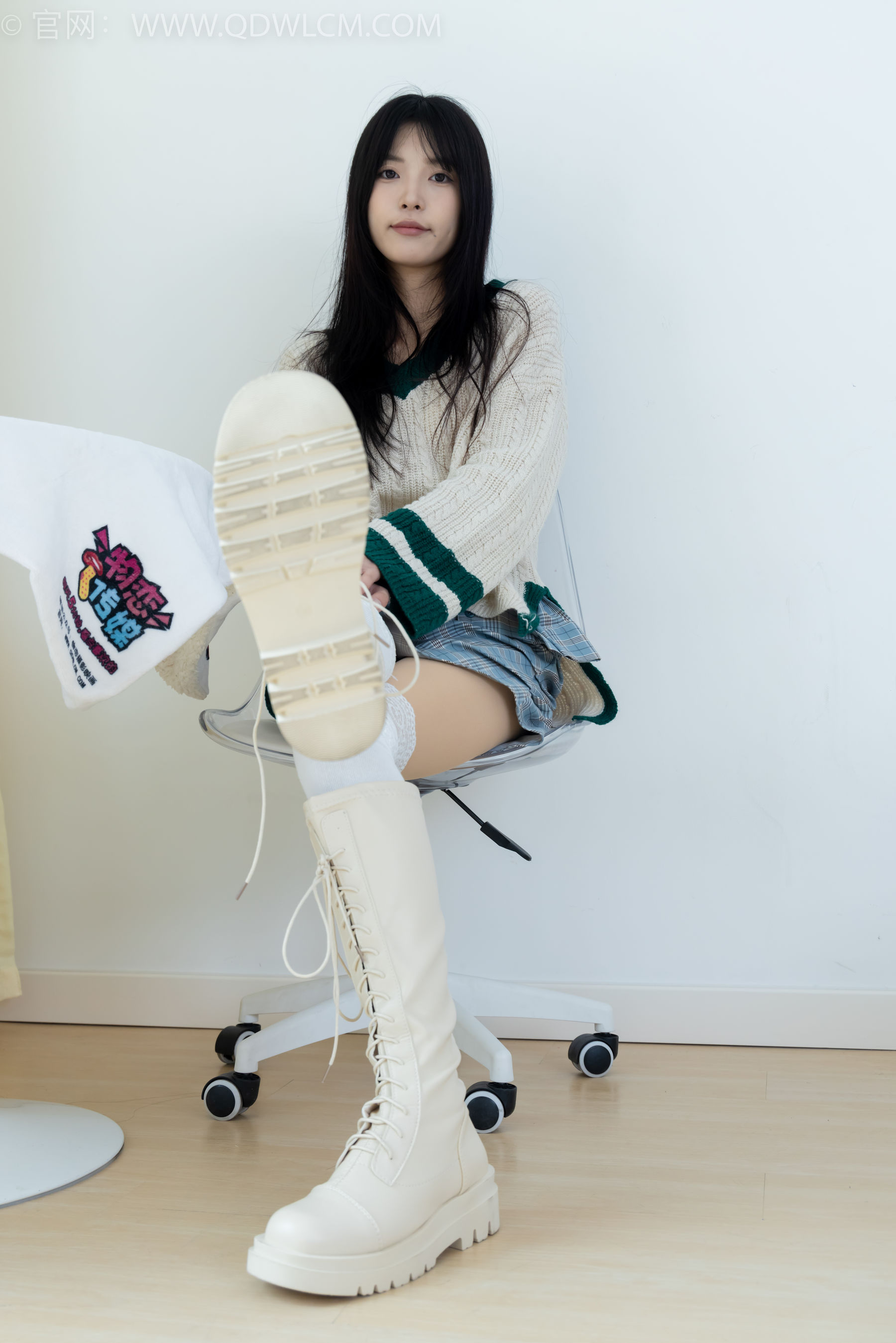 物恋传媒 No.2312 茯苓 - 长靴、过膝白棉袜、厚肉丝/(160P)