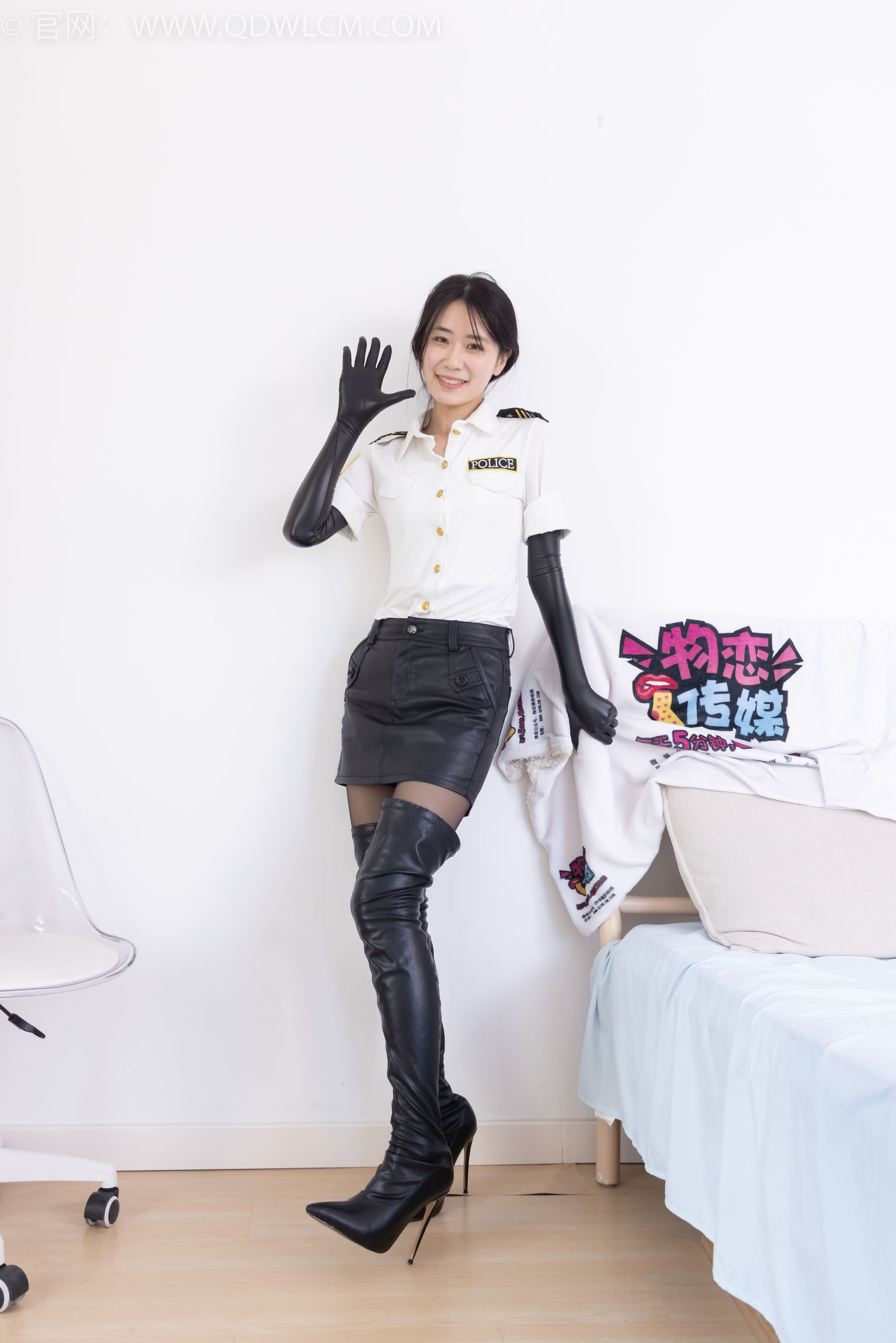 物恋传媒 No.2315 菜菜 - 高跟长靴、薄黑丝/(160P)