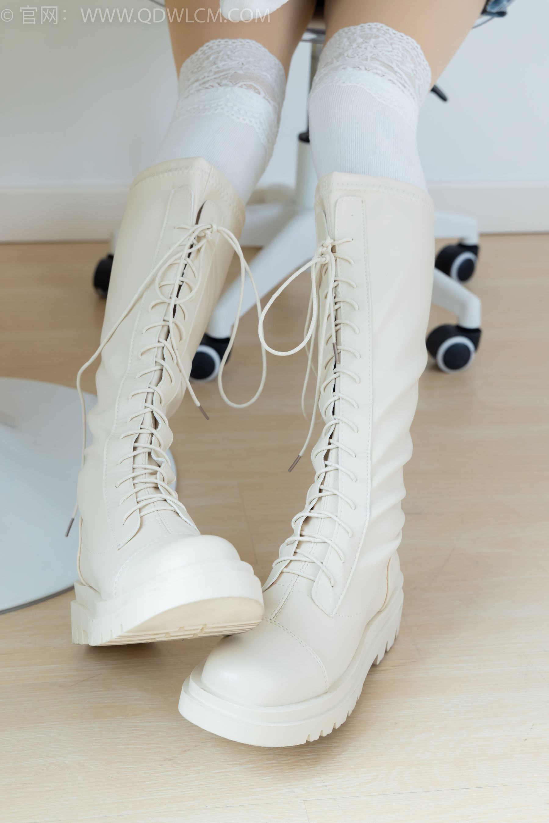 物恋传媒 No.2312 茯苓 - 长靴、过膝白棉袜、厚肉丝/(160P)