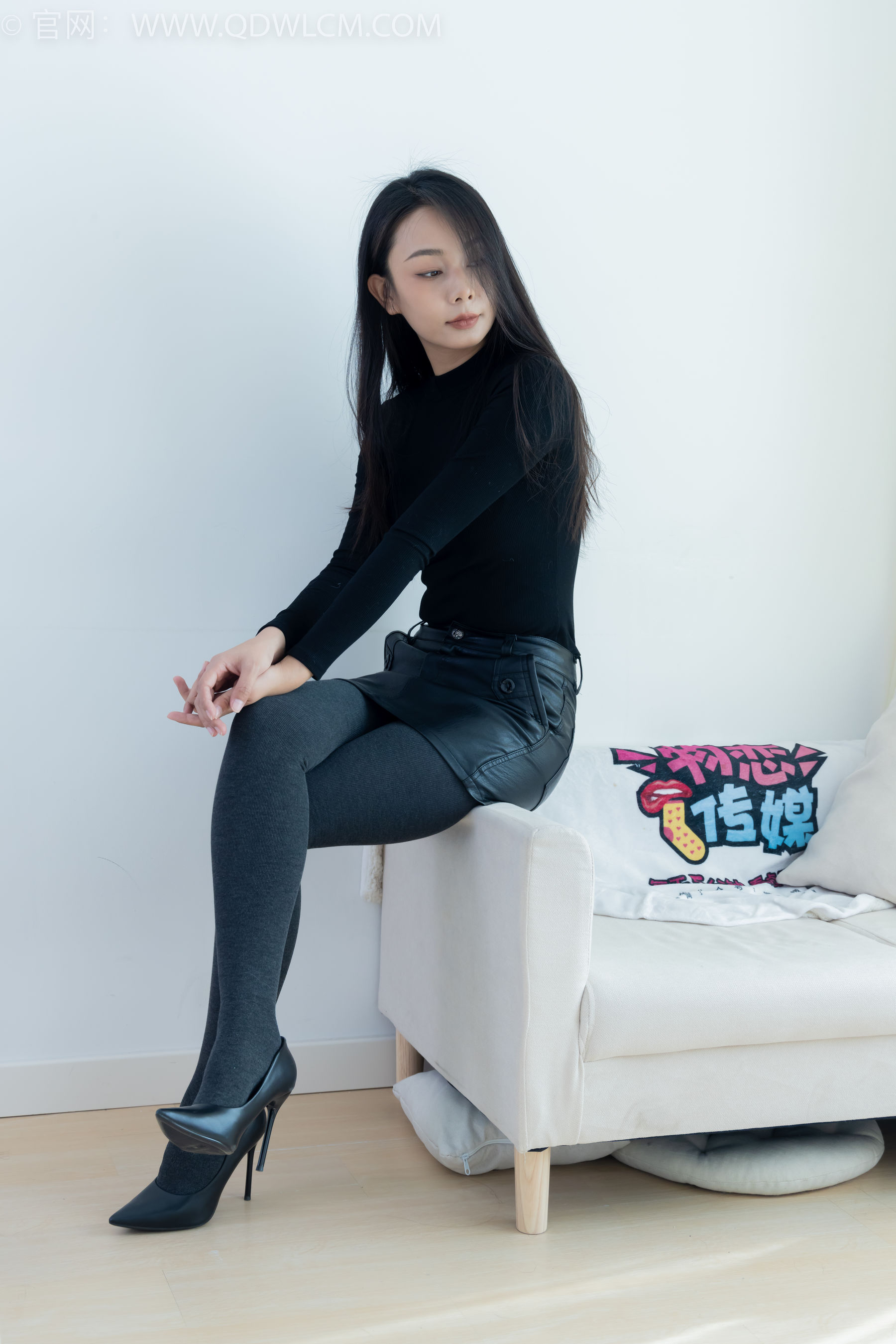 物恋传媒 No.2313 岚岚 - 高跟鞋、厚灰丝/(180P)