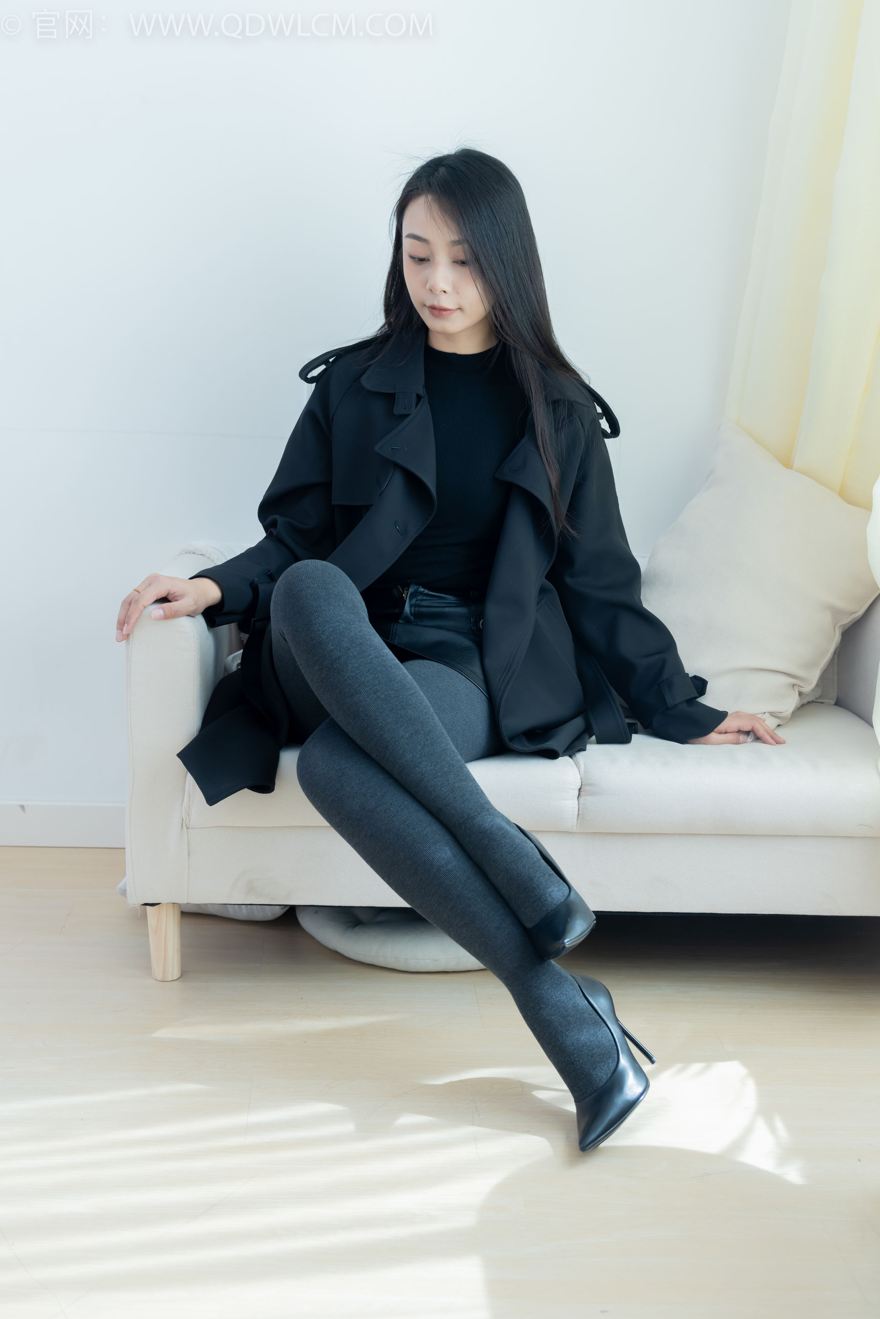 物恋传媒 No.2313 岚岚 - 高跟鞋、厚灰丝/(180P)