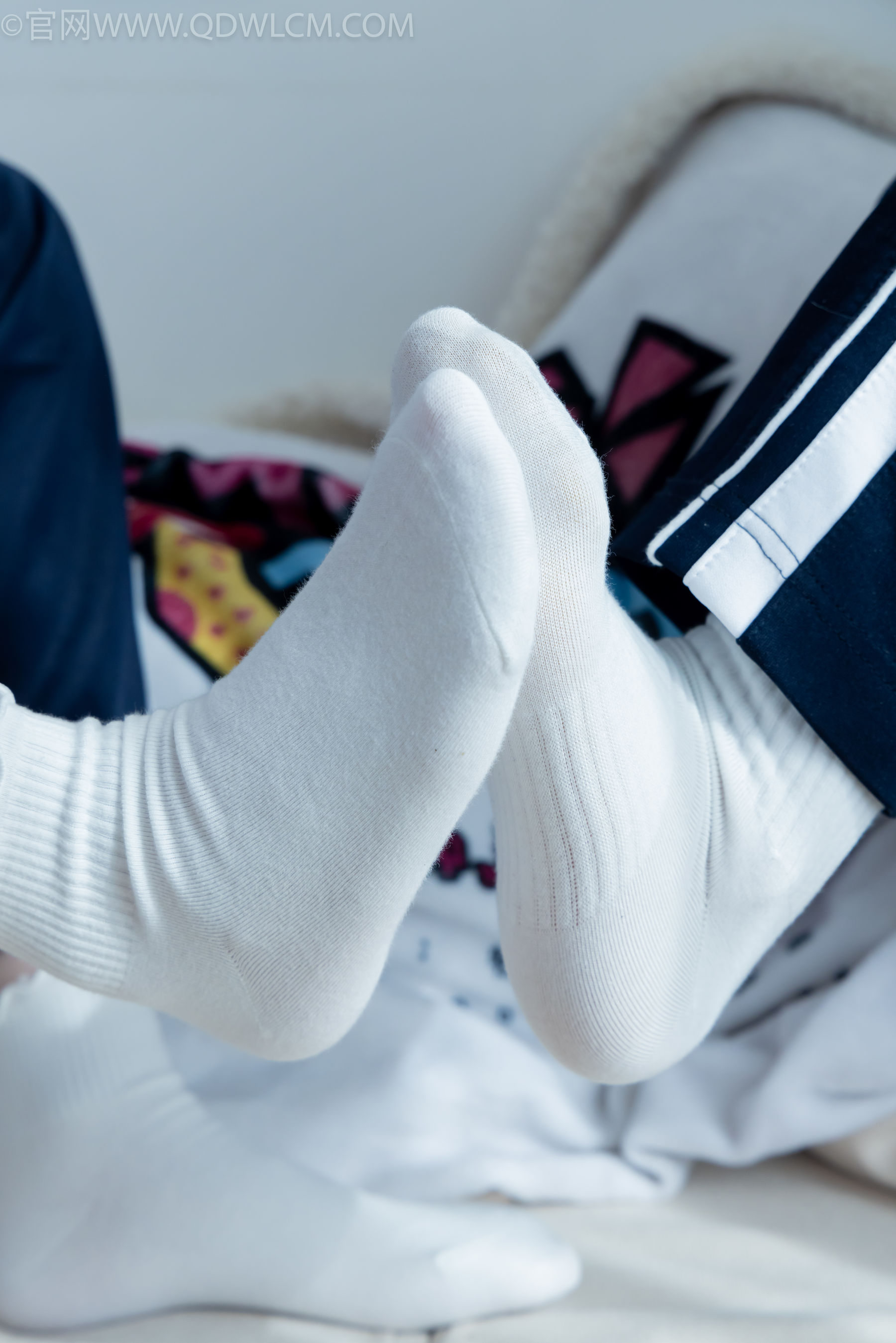 物恋传媒 No.2322 闪闪&青柠 - 帆布鞋、白棉袜、青柠薄肉丝、闪闪薄白丝/(168P)