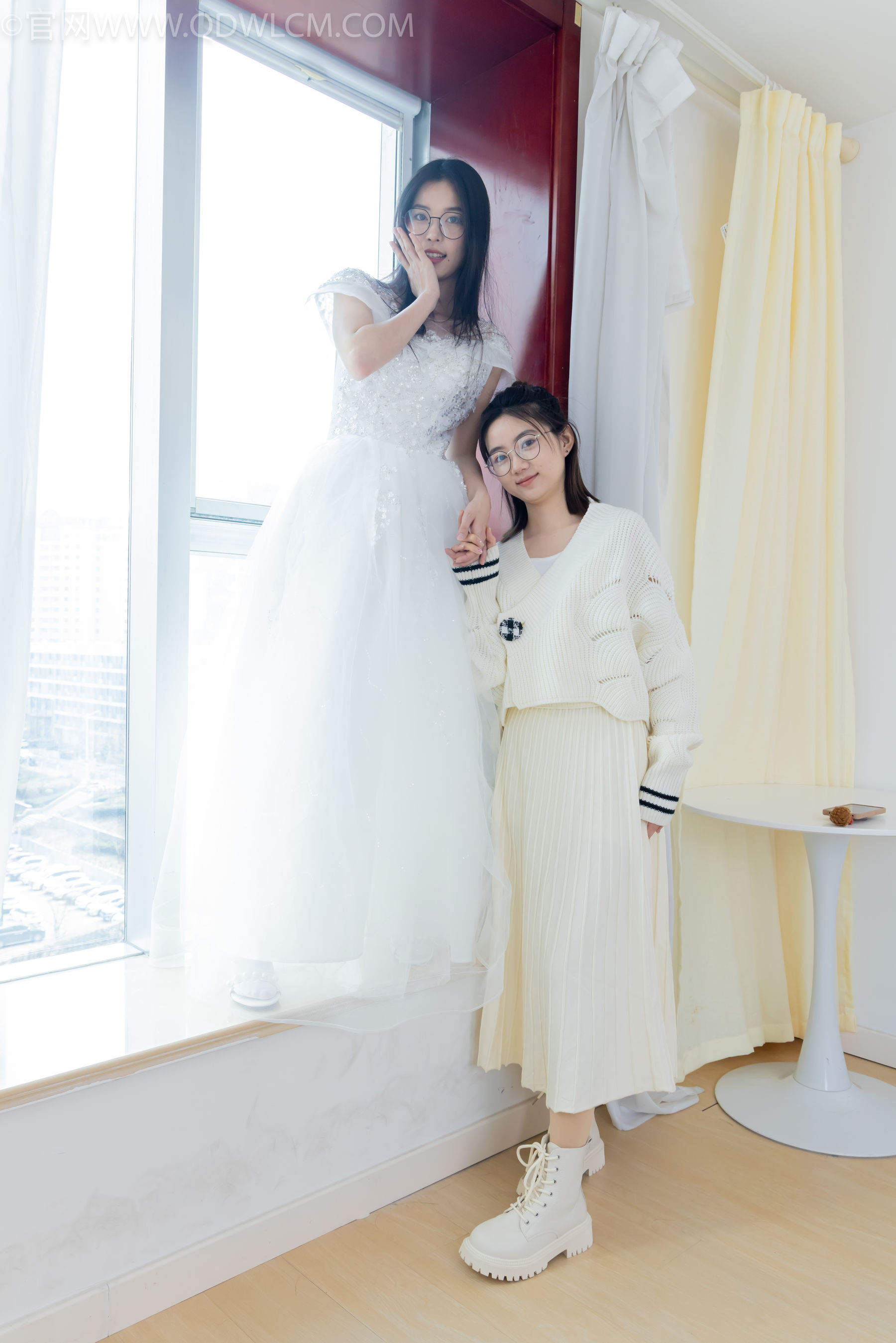 物恋传媒 No.2308 茯苓&欢欢 - 高跟鞋、马丁靴、厚白丝、厚肉丝、瑜伽动作、婚纱/(154P)