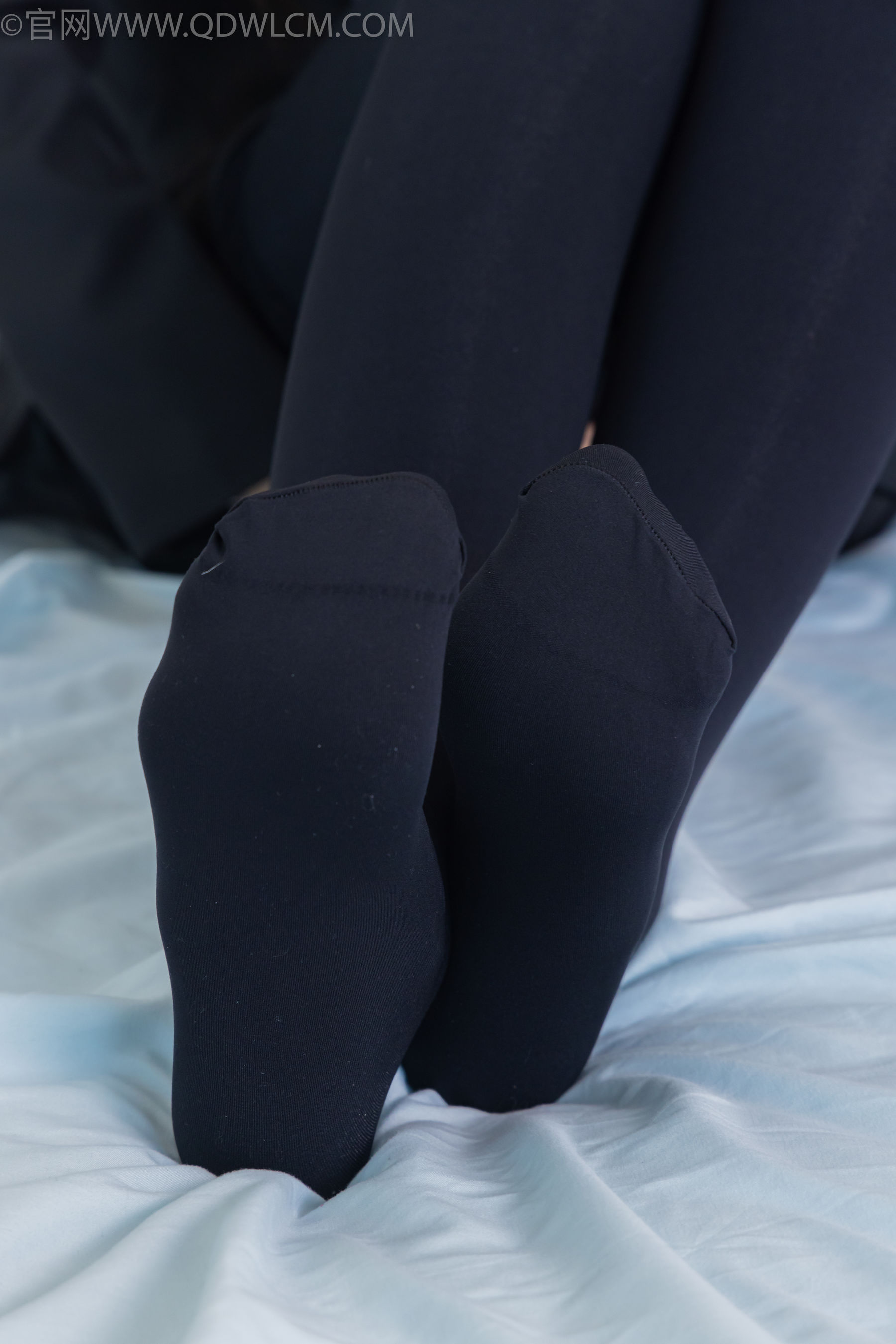 物恋传媒 No.2318 菜菜 - OL制服、高跟鞋、三双厚黑丝叠穿、袜腰展示/(177P)