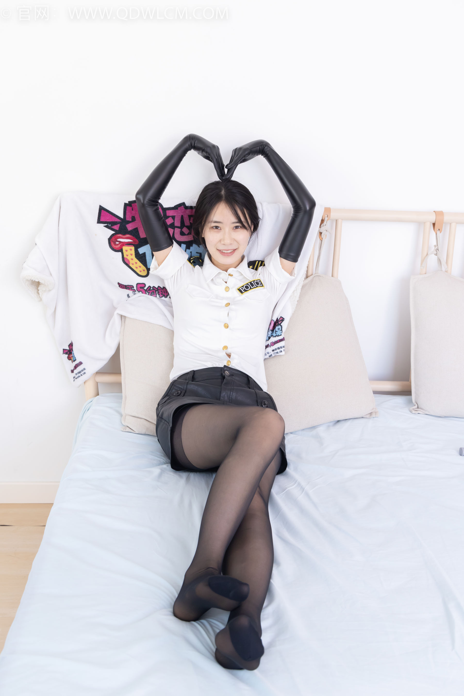 物恋传媒 No.2315 菜菜 - 高跟长靴、薄黑丝/(160P)