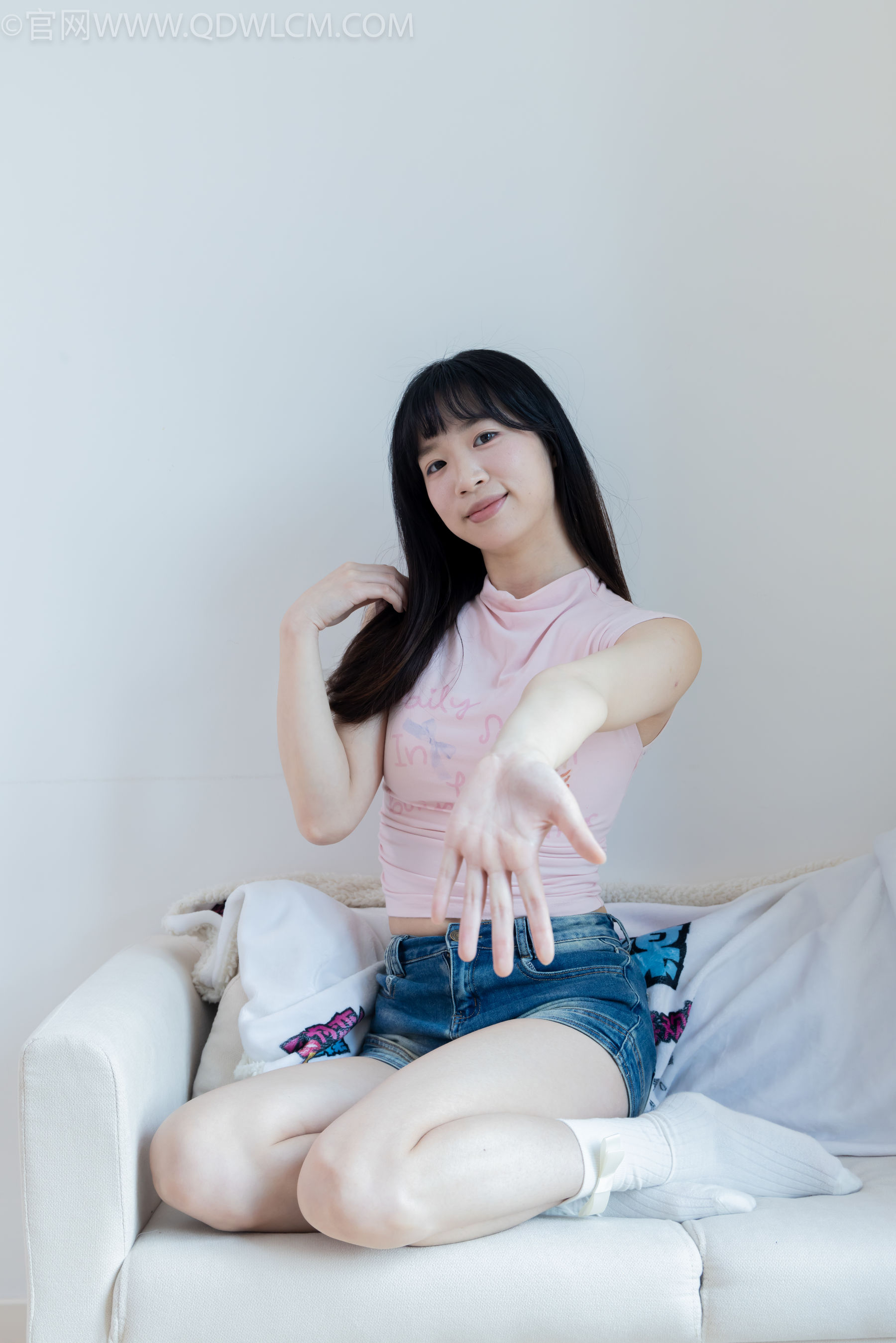 物恋传媒 No.2319 小左 - 帆布鞋、白棉袜、裸足/(155P)