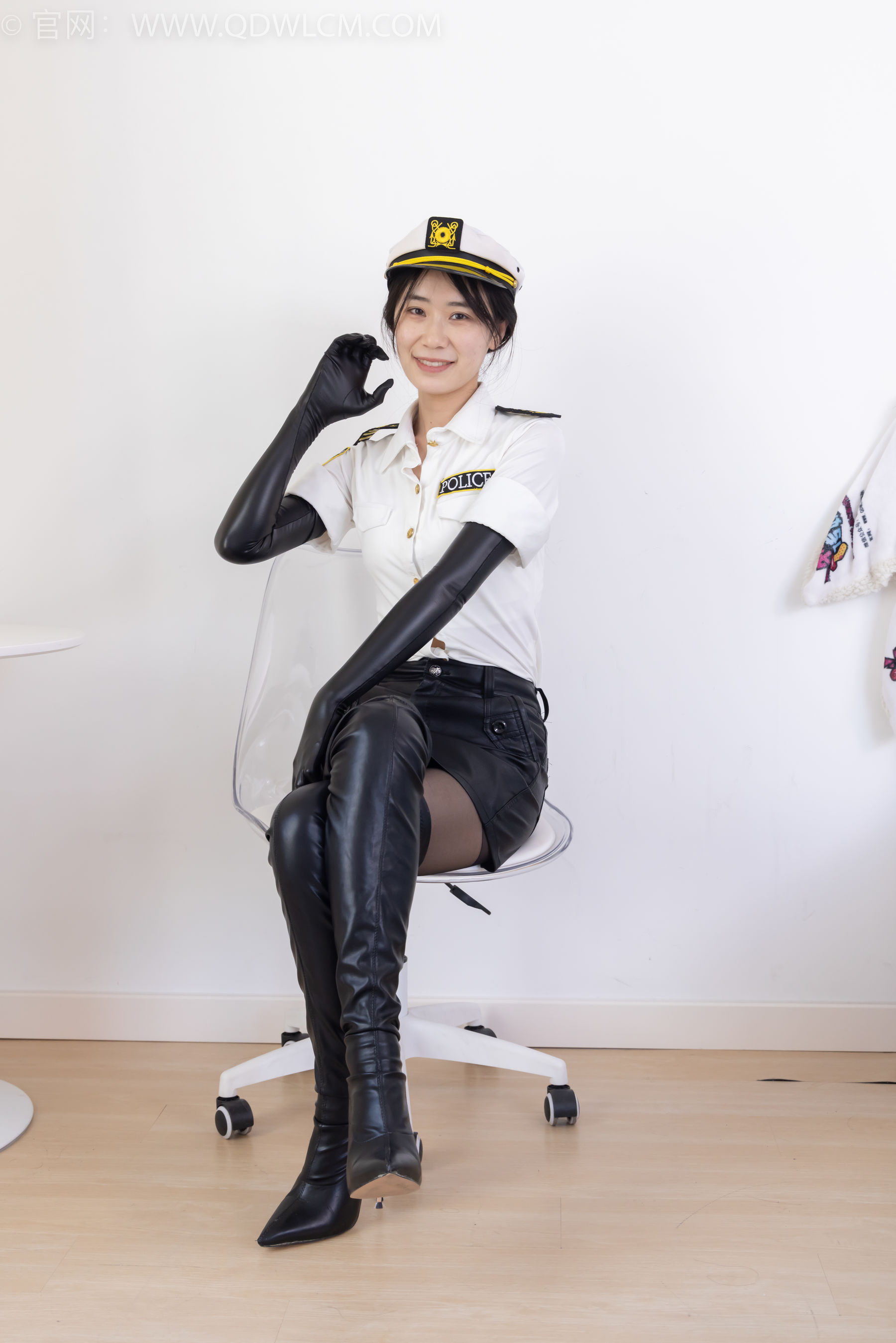 物恋传媒 No.2315 菜菜 - 高跟长靴、薄黑丝/(160P)