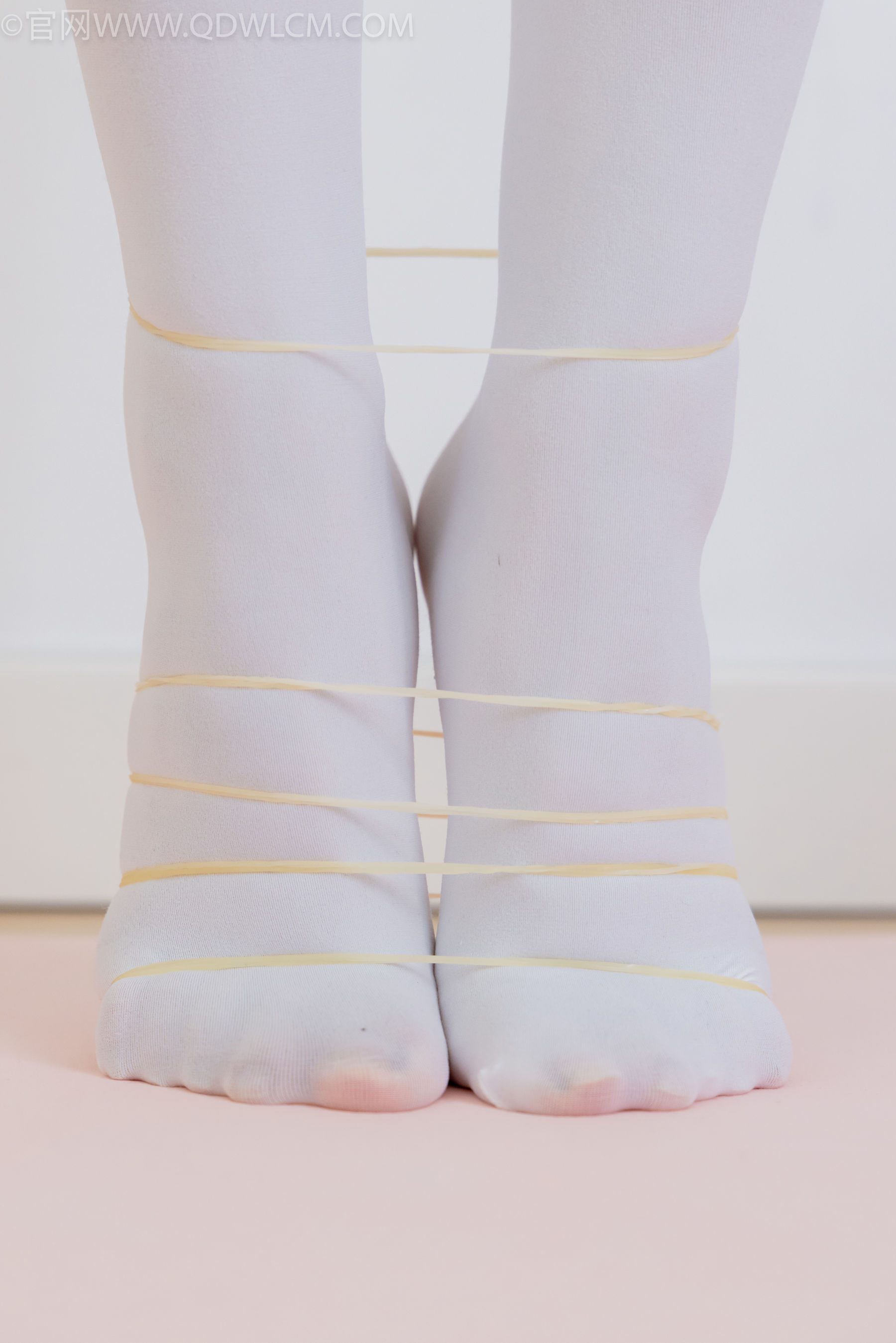 物恋传媒 No.2307 泡泡 - 芭蕾鞋、厚白丝、芭蕾动作、皮筋绑脚剧情/(166P)