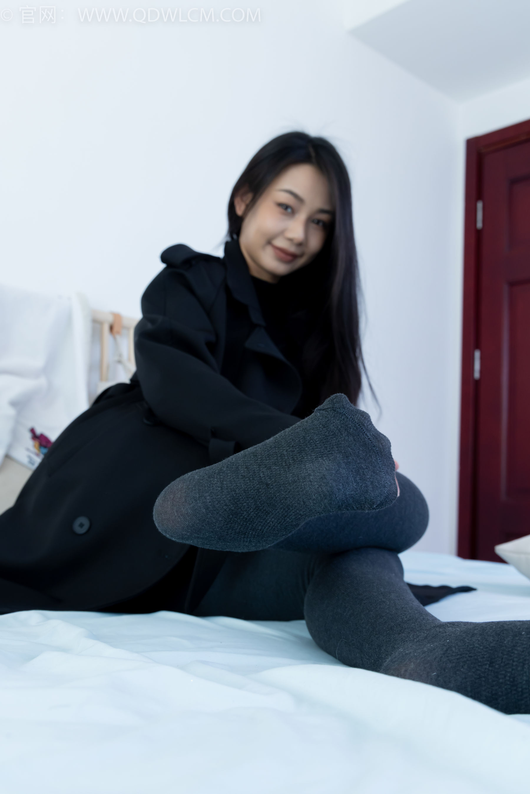 物恋传媒 No.2313 岚岚 - 高跟鞋、厚灰丝/(180P)