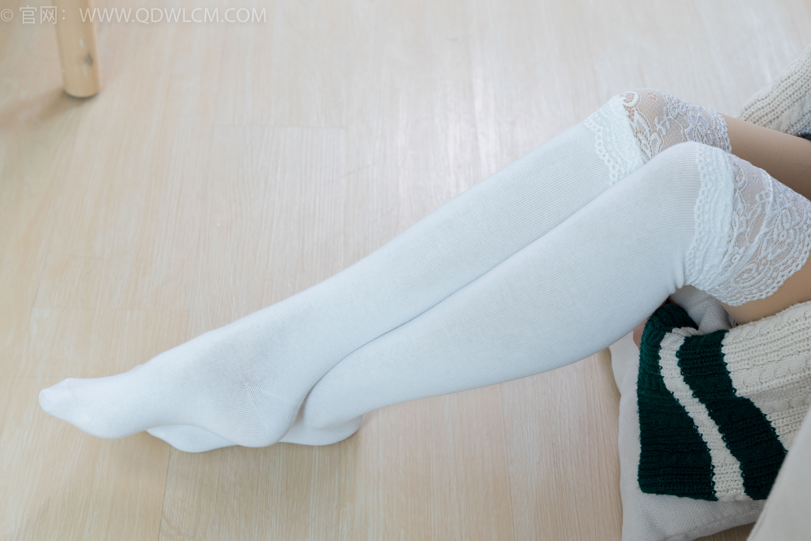 物恋传媒 No.2312 茯苓 - 长靴、过膝白棉袜、厚肉丝/(160P)
