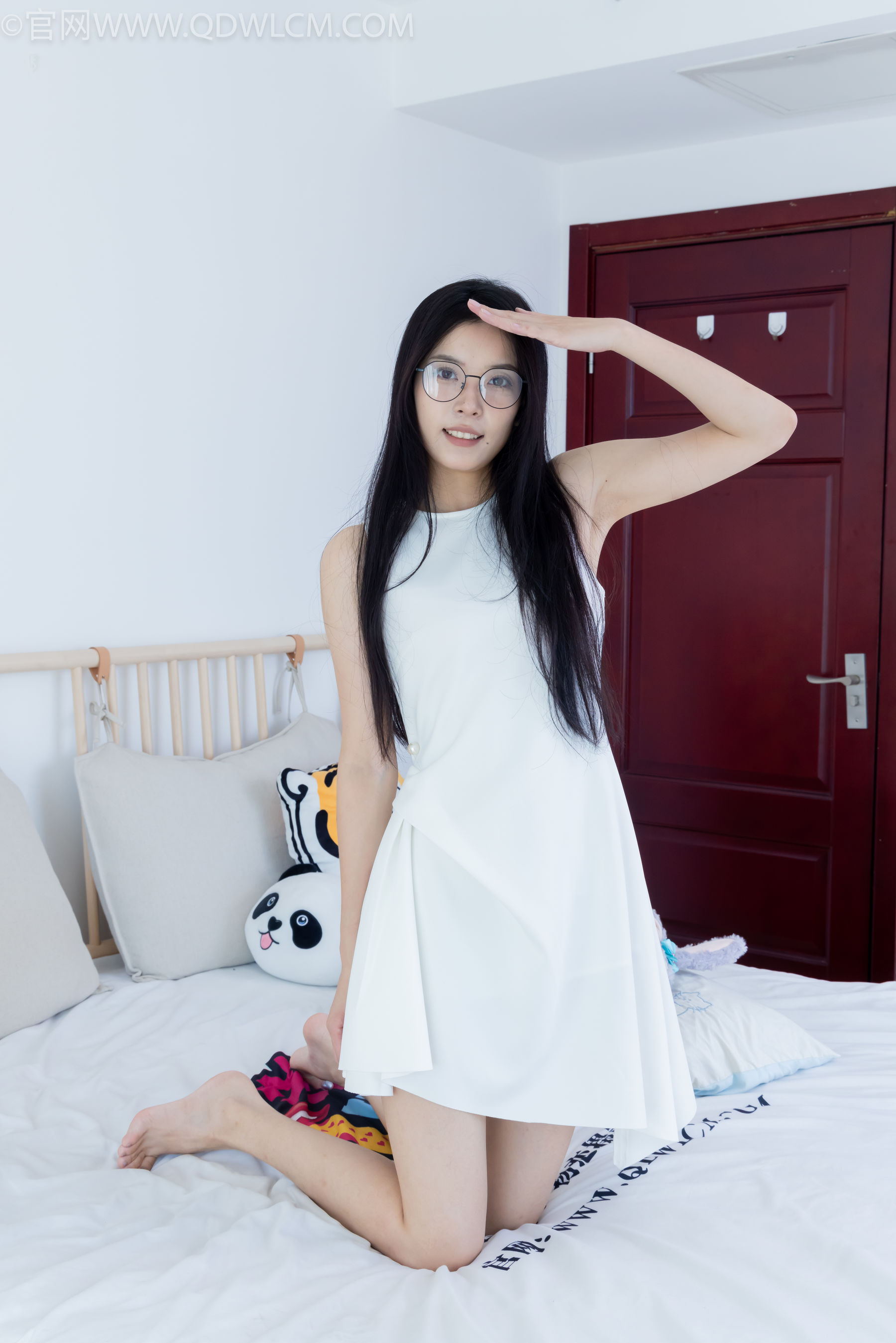 物恋传媒 No.2320 茯苓 - 凉鞋、薄肉丝、裸足、皮筋绑脚以及挠脚心剧情/(159P)