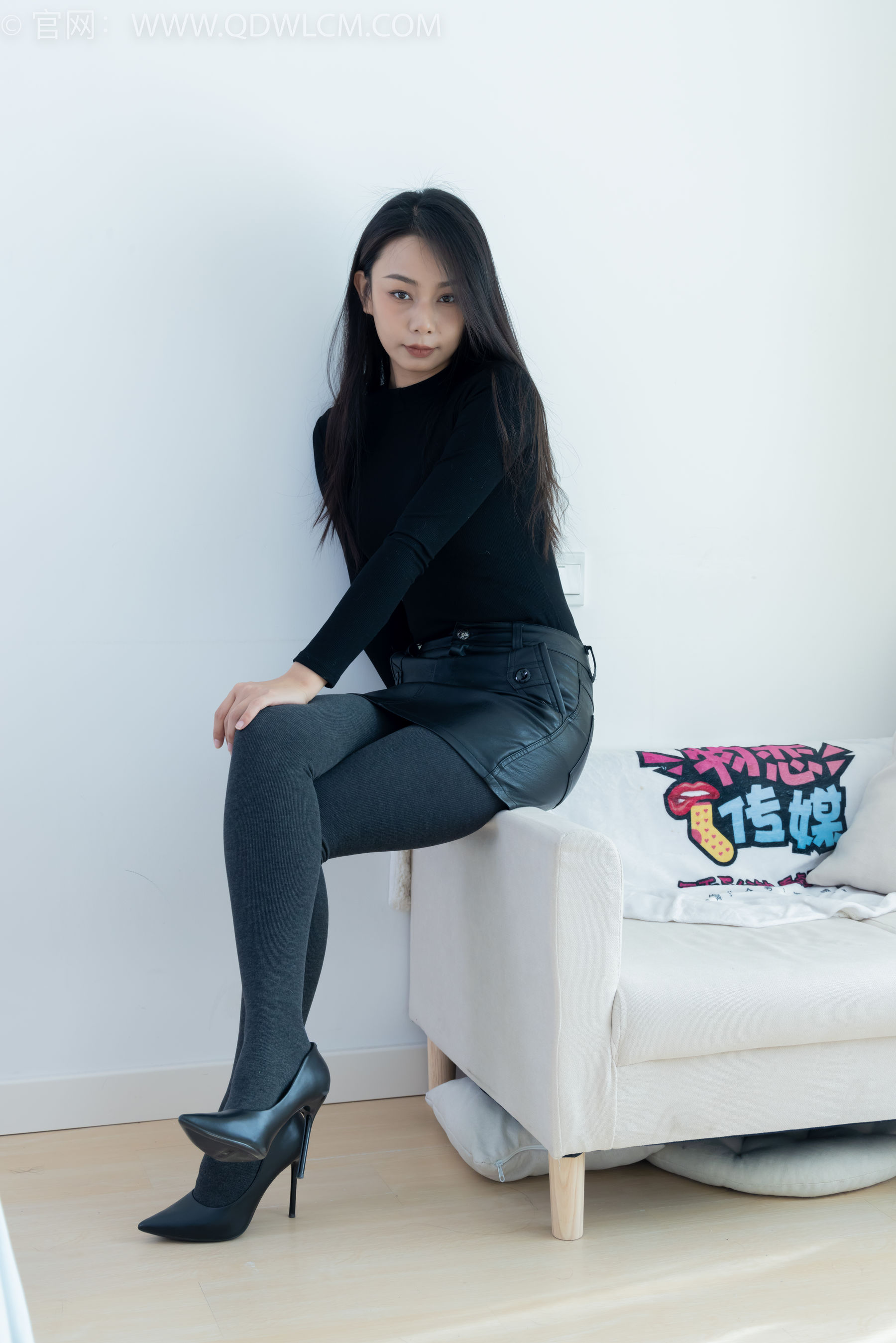 物恋传媒 No.2313 岚岚 - 高跟鞋、厚灰丝/(180P)